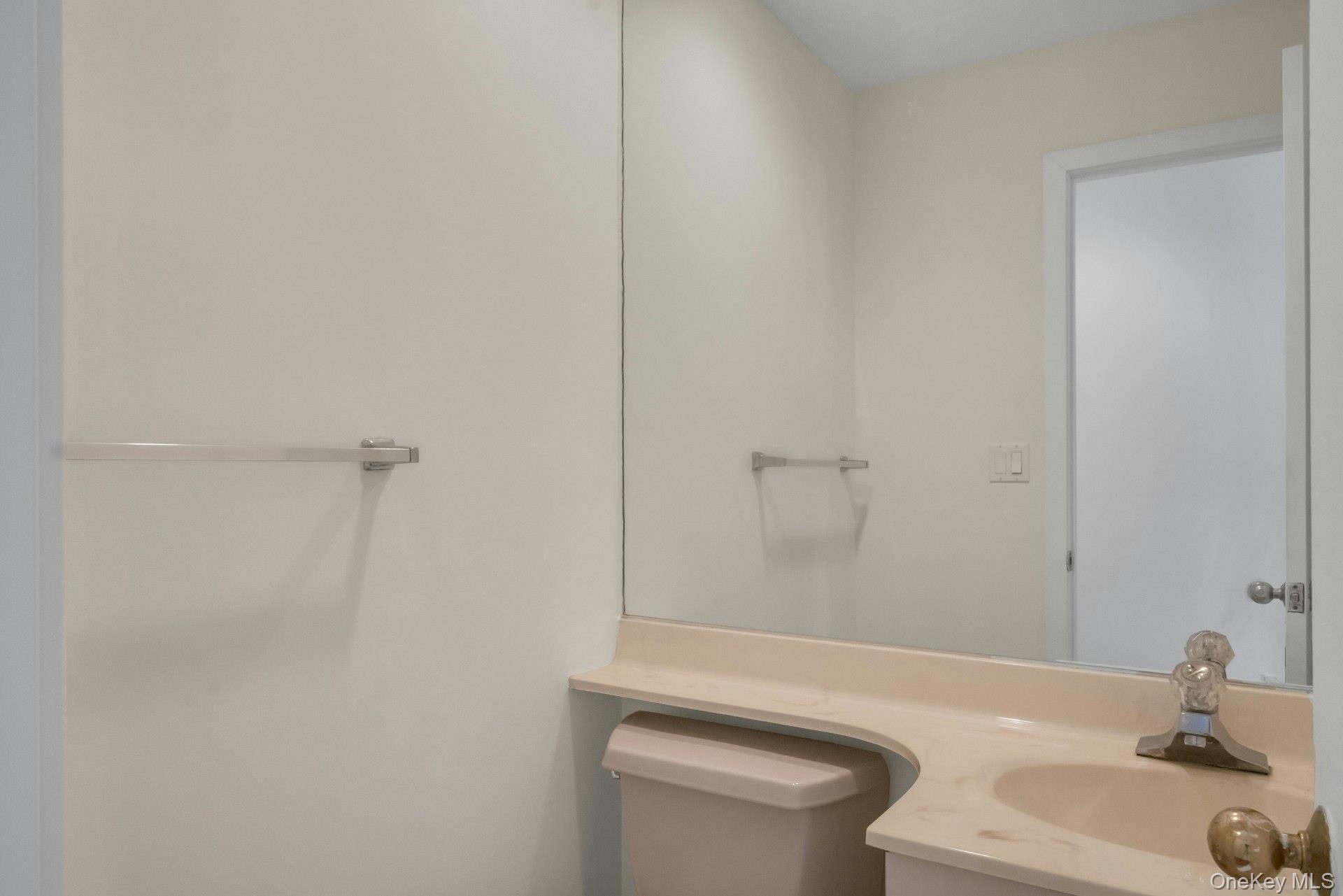 #16 photo, 1 Spring Pond Drive, Ossining , NY 10562