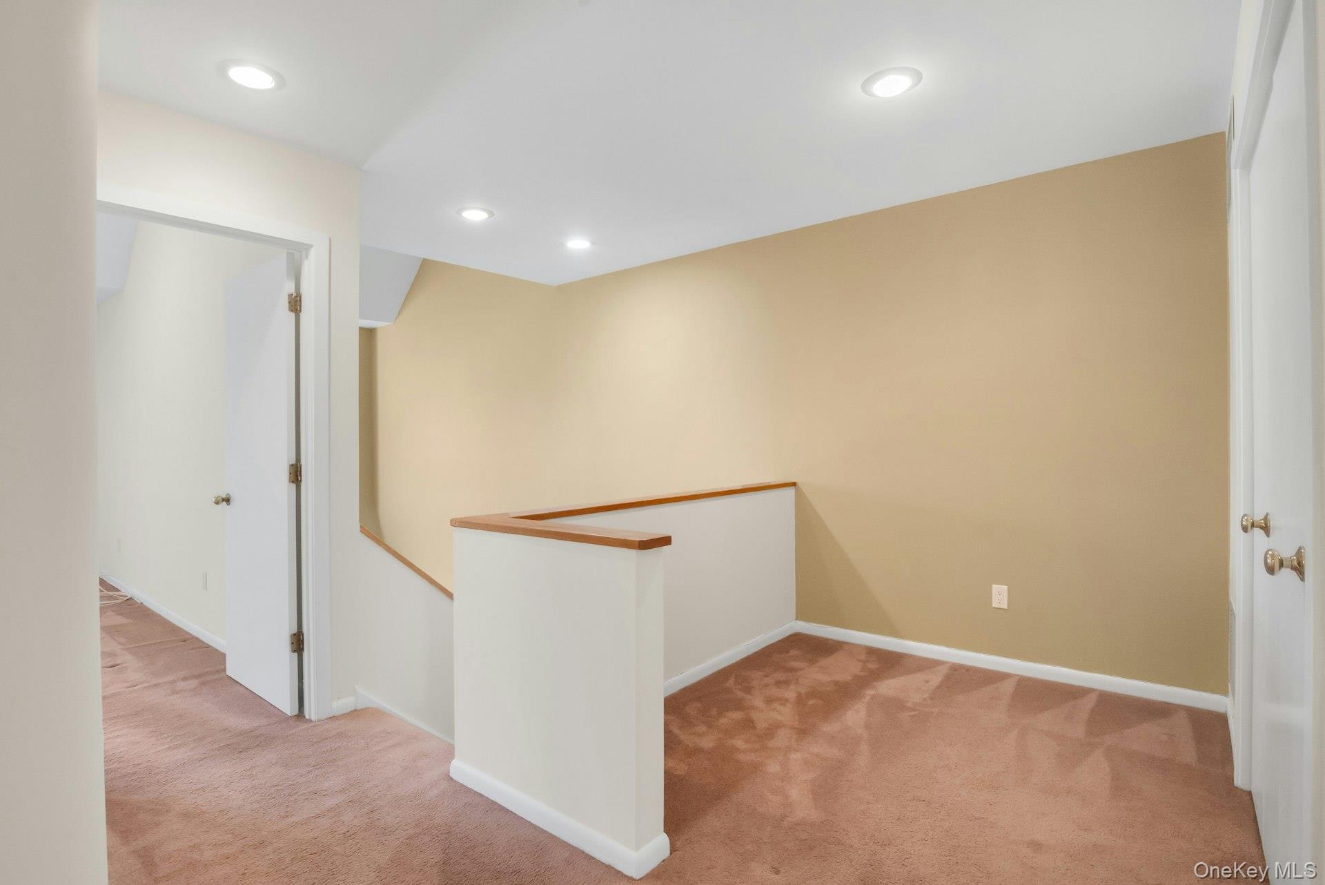 #18 photo, 1 Spring Pond Drive, Ossining , NY 10562