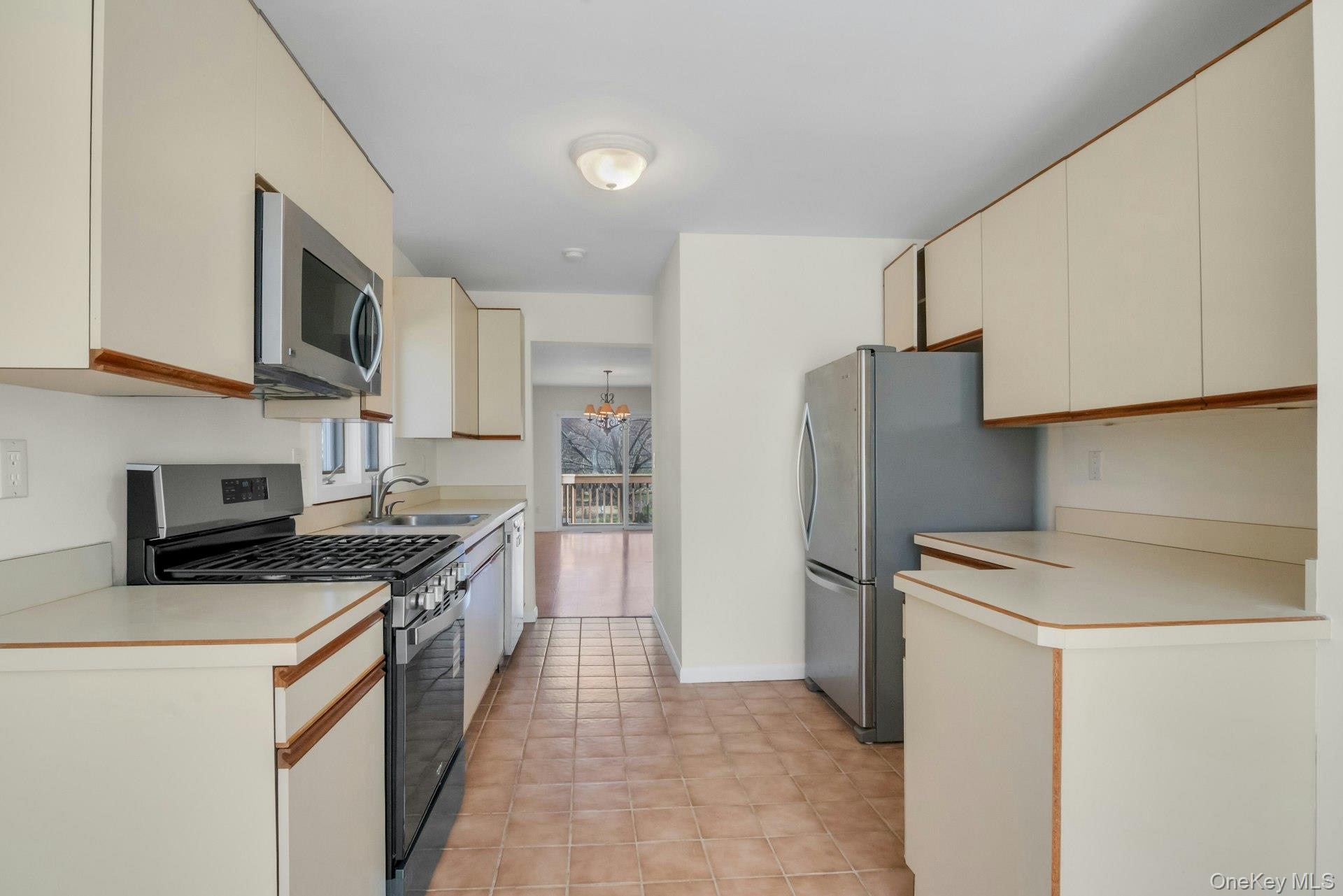 #6 photo, 1 Spring Pond Drive, Ossining , NY 10562