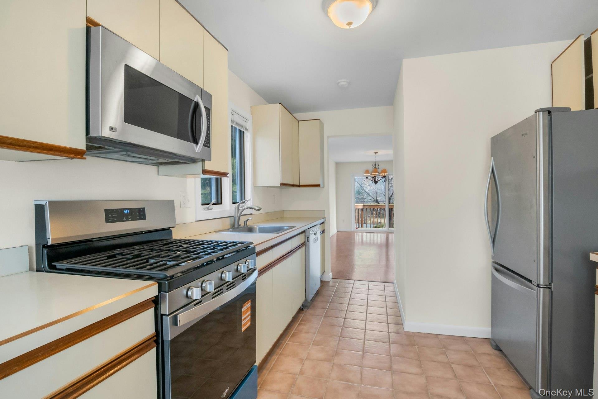 #7 photo, 1 Spring Pond Drive, Ossining , NY 10562