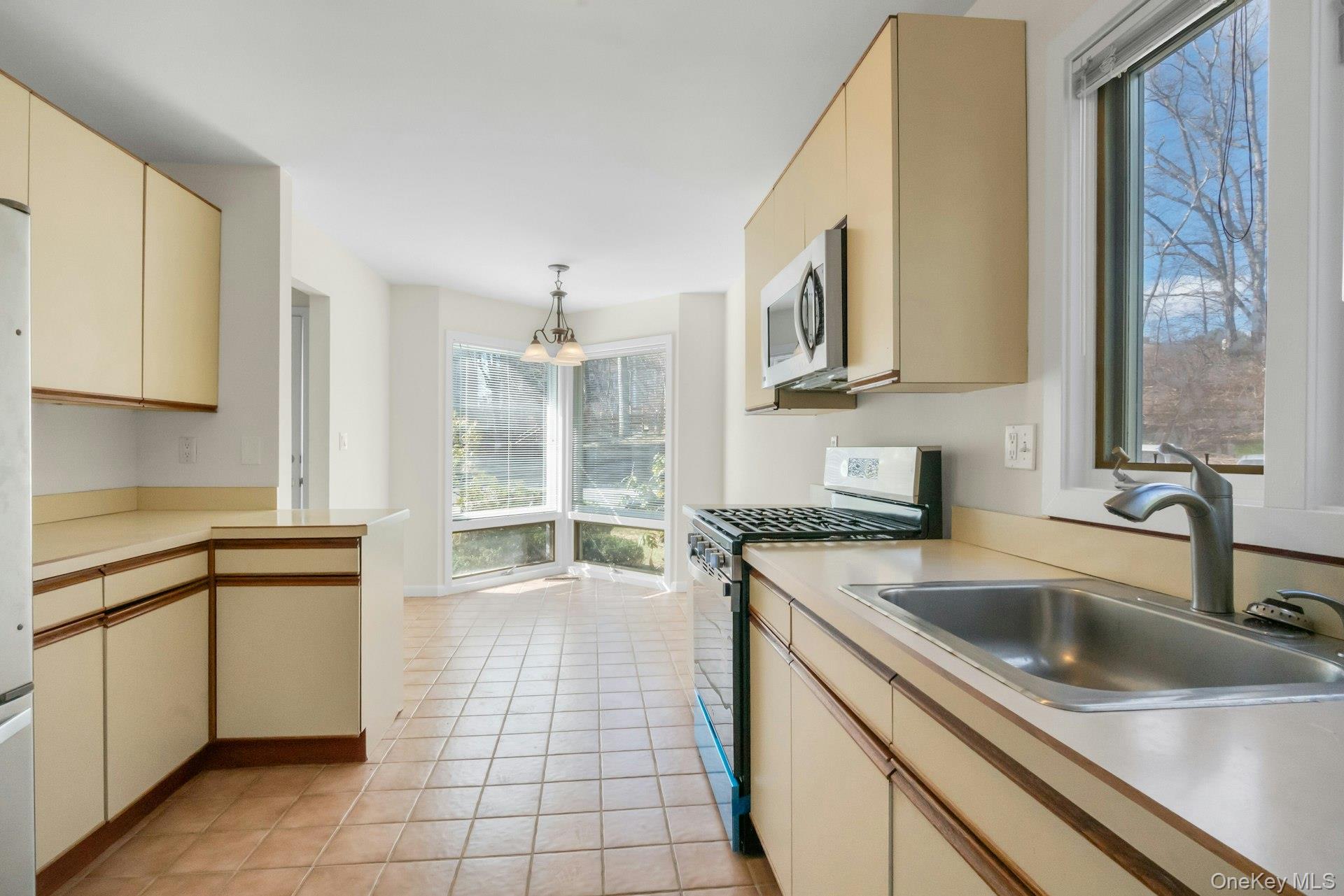 #8 photo, 1 Spring Pond Drive, Ossining , NY 10562