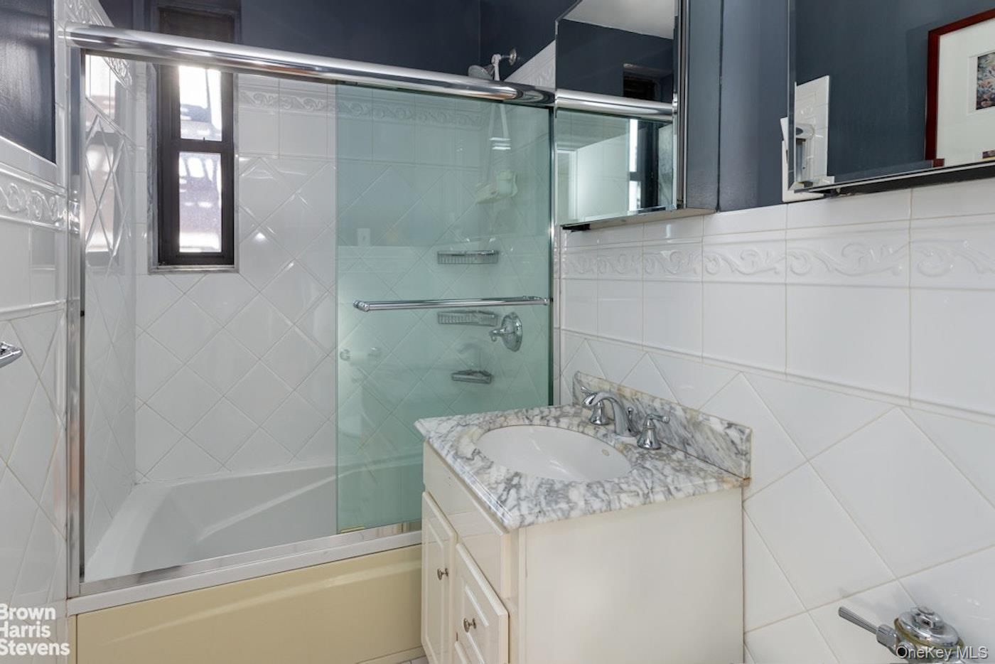 #14 photo, 2550 Independence Avenue, 布朗士 Bronx , NY 10463