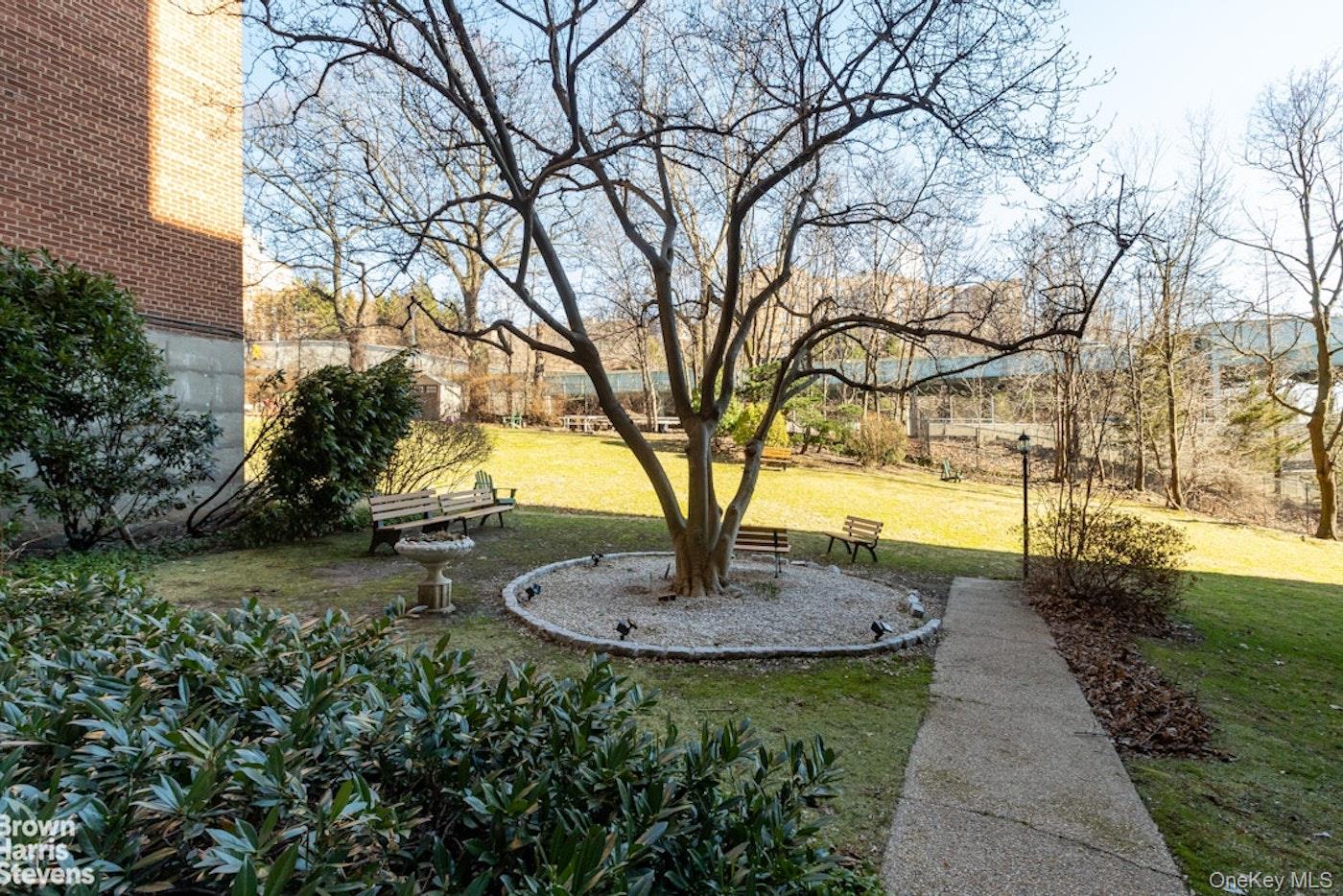 #18 photo, 2550 Independence Avenue, 布朗士 Bronx , NY 10463