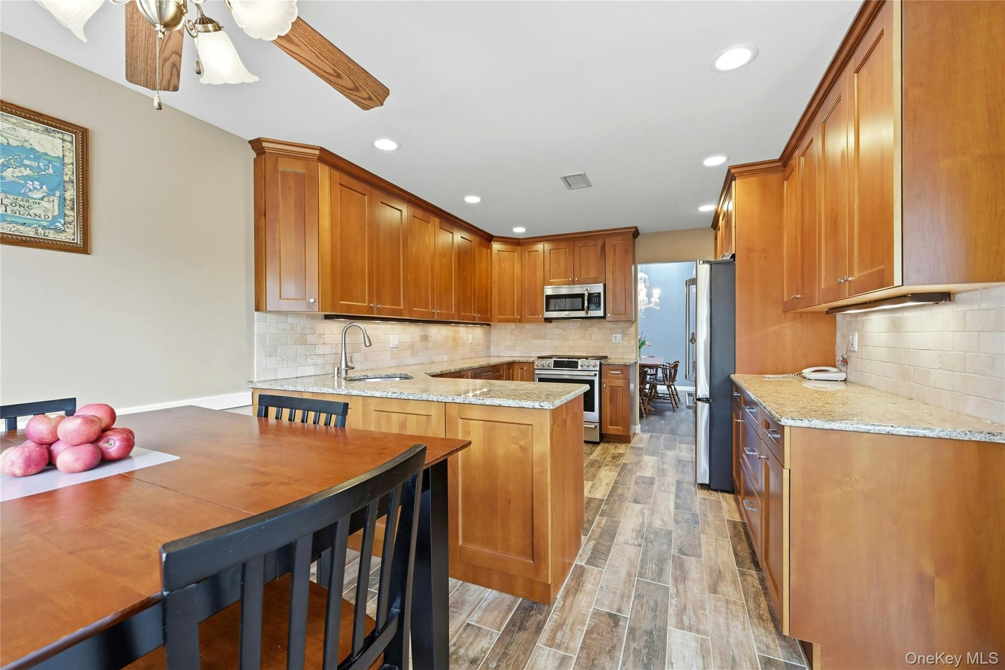 #14 photo, 233 Glen Drive, সাফোক কাউন্টি Ridge , NY 11961