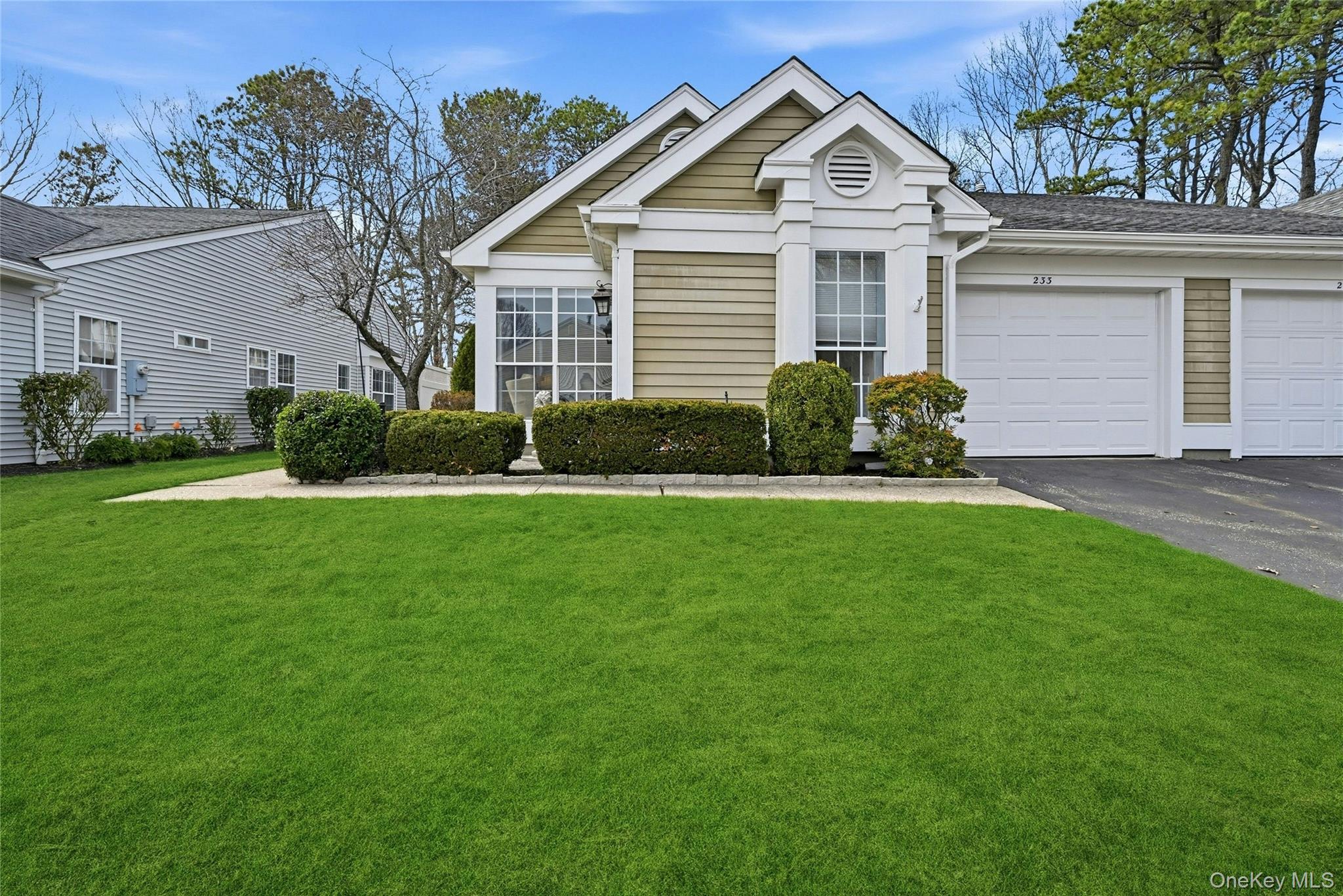 #2 photo, 233 Glen Drive, সাফোক কাউন্টি Ridge , NY 11961