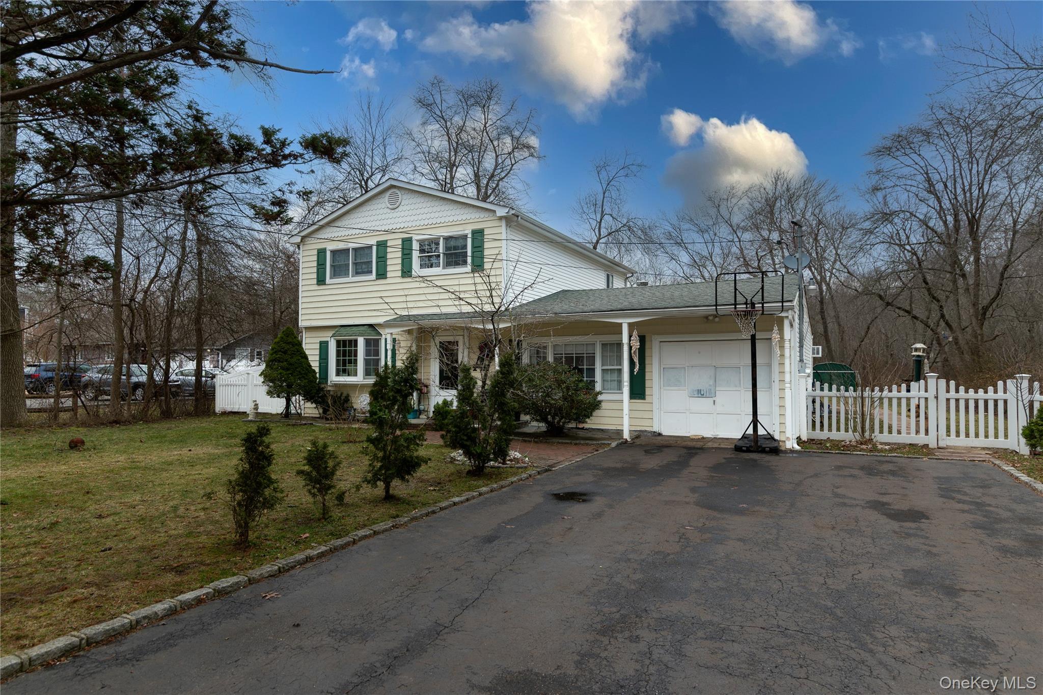 #2 photo, 89 Sportsmen Street, Central Islip , NY 11722