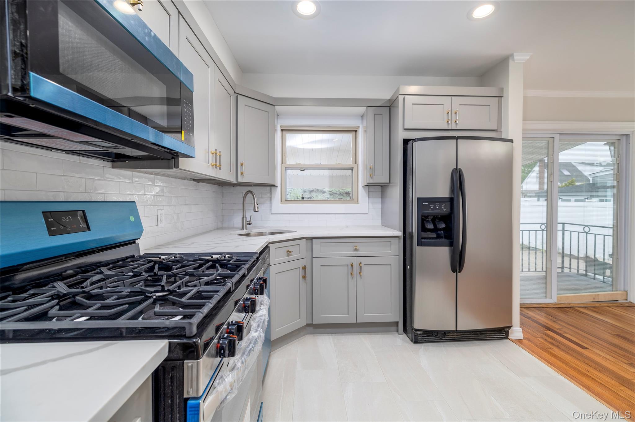 #16 photo, 3883 Franklin Avenue, 長島 Seaford , NY 11783