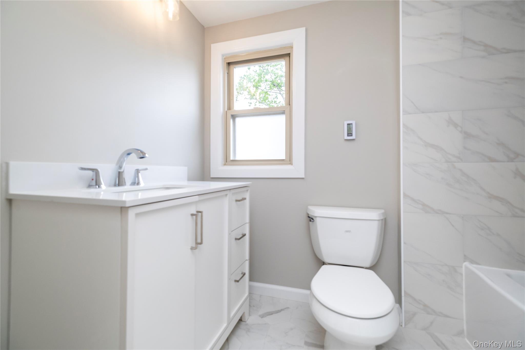 #18 photo, 3883 Franklin Avenue, 長島 Seaford , NY 11783