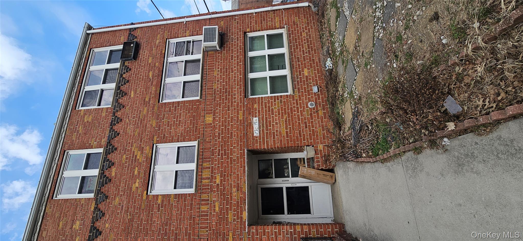 #1 photo, 72-19 31st Avenue, Куинс ‖ East Elmhurst , NY 11370