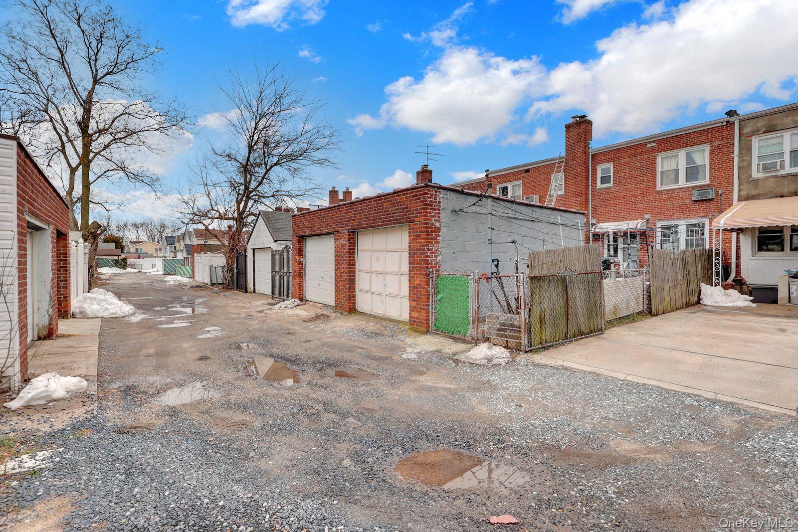 #18 photo, 8415 259th Street, 皇后區 Floral Park , NY 11001