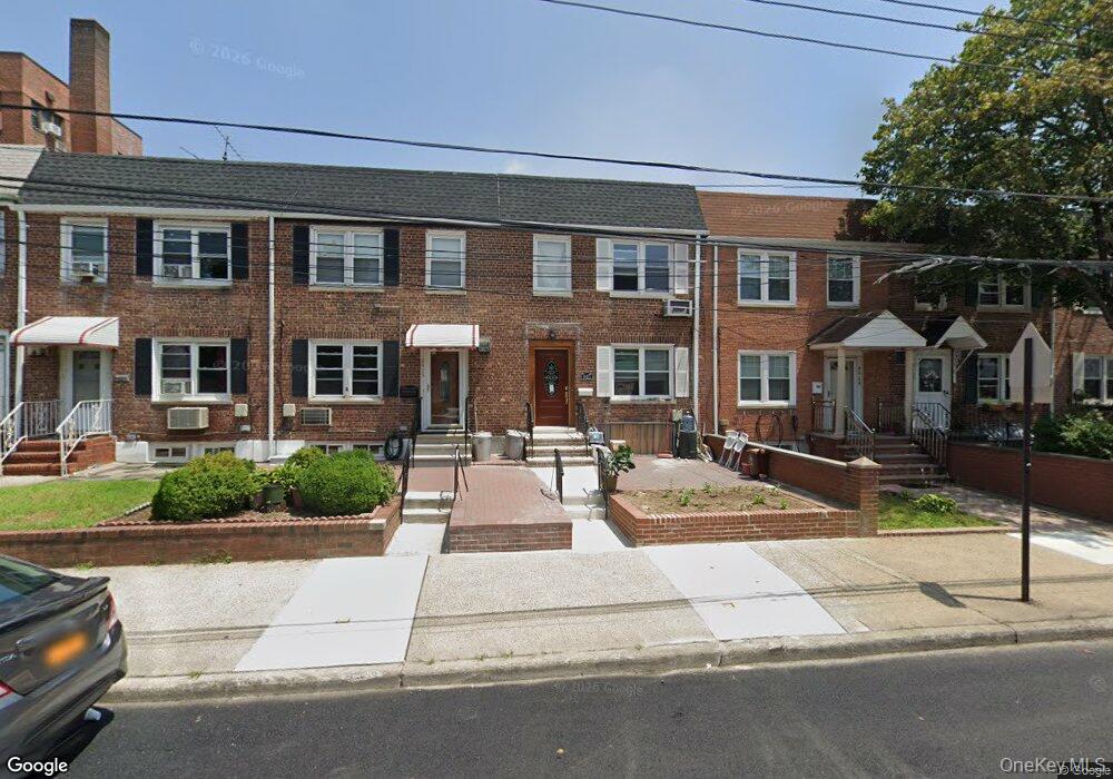 #2 photo, 8415 259th Street, 皇后區 Floral Park , NY 11001