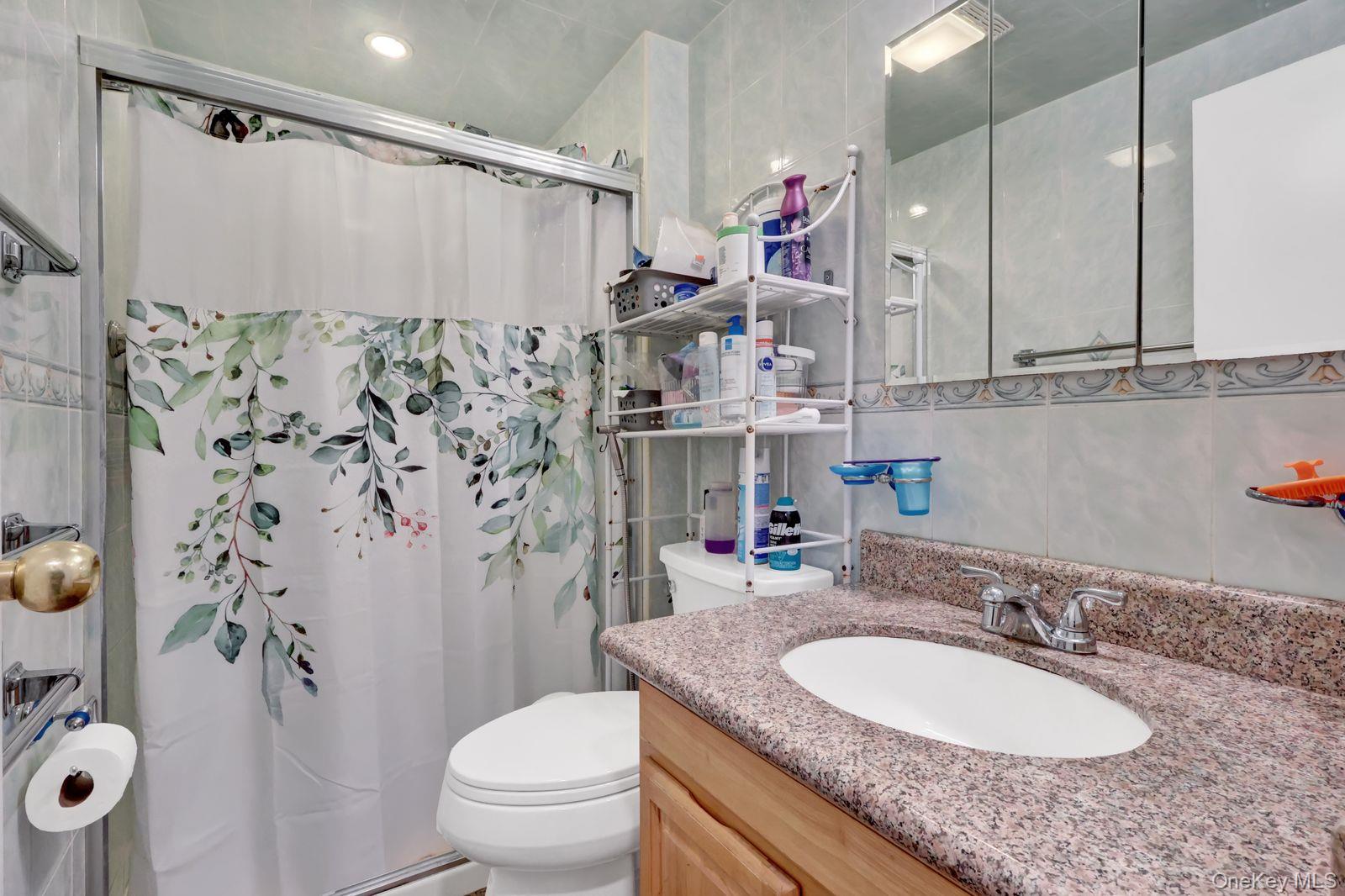 #5 photo, 8415 259th Street, 皇后區 Floral Park , NY 11001