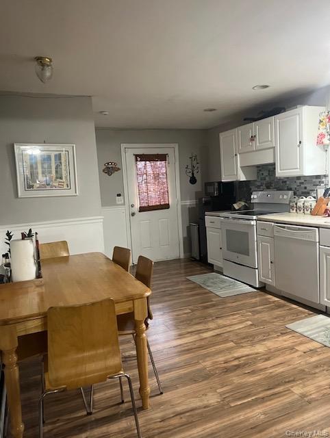 #3 photo, 21 Locust Street, 东长岛 Riverhead , NY 11901