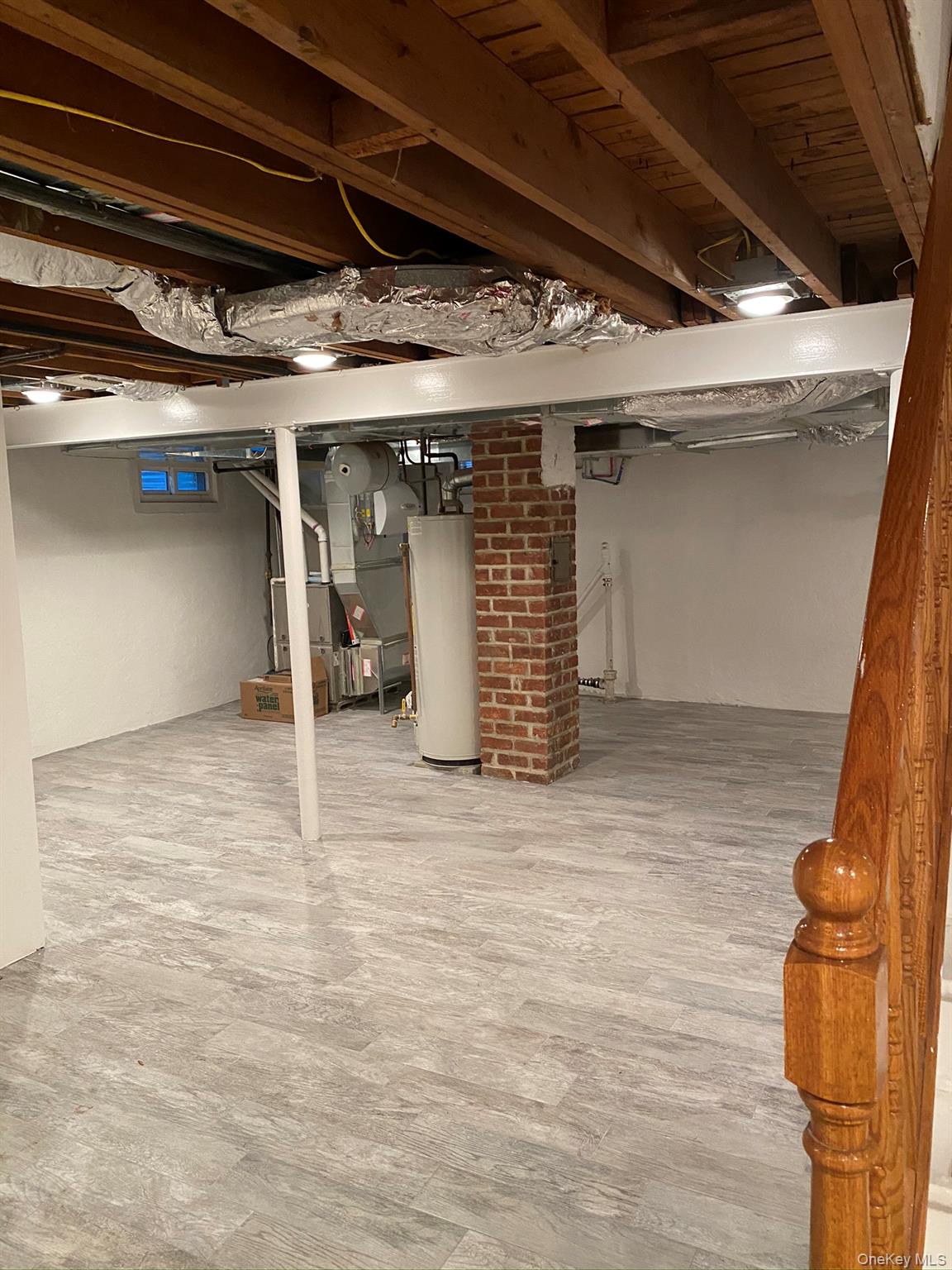 #9 photo, 25 Woodhollow Road, מחוז נסאו Albertson , NY 11507