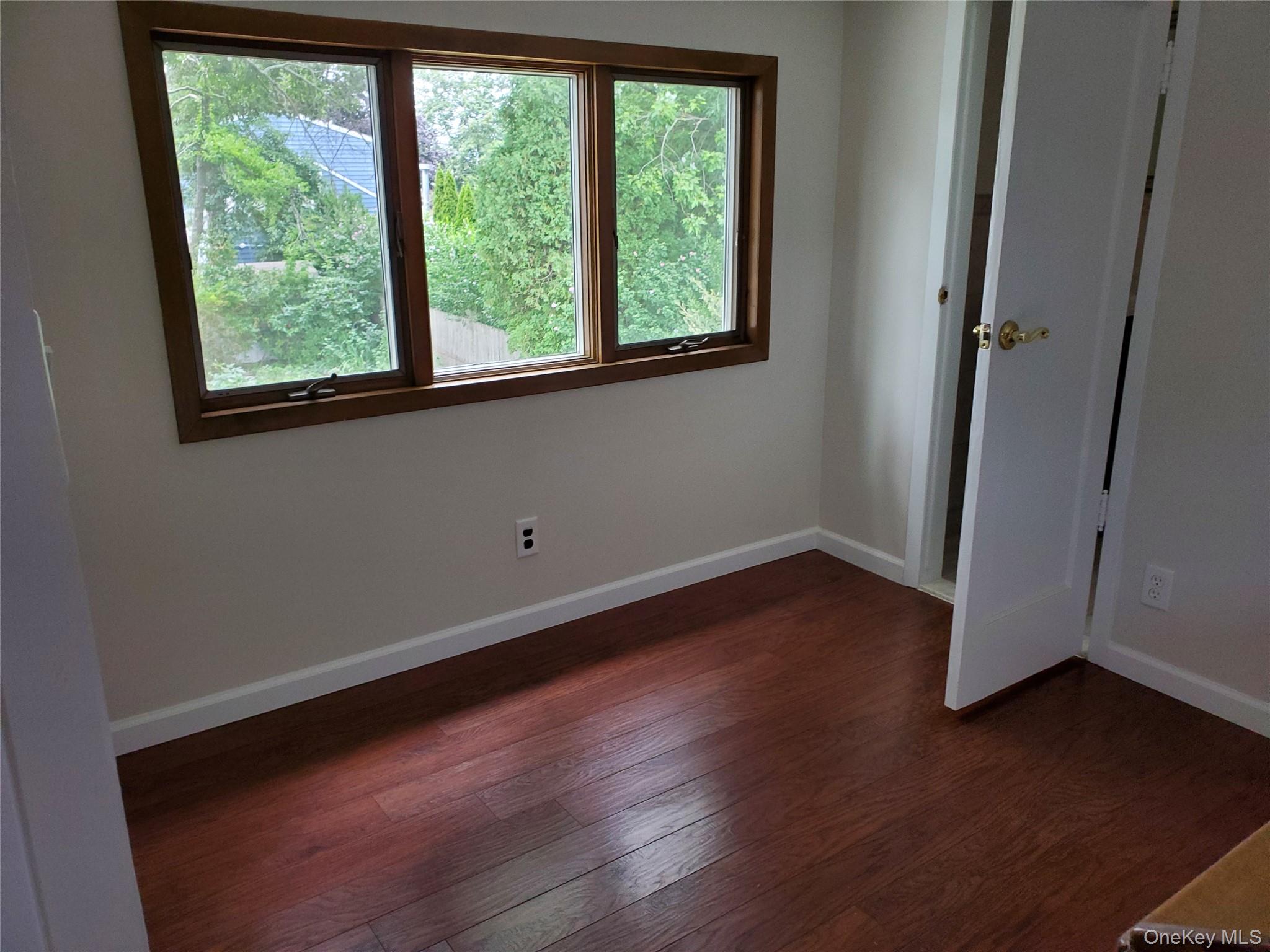 #7 photo, 30 Jervis Avenue, 東長島 Copiague , NY 11726