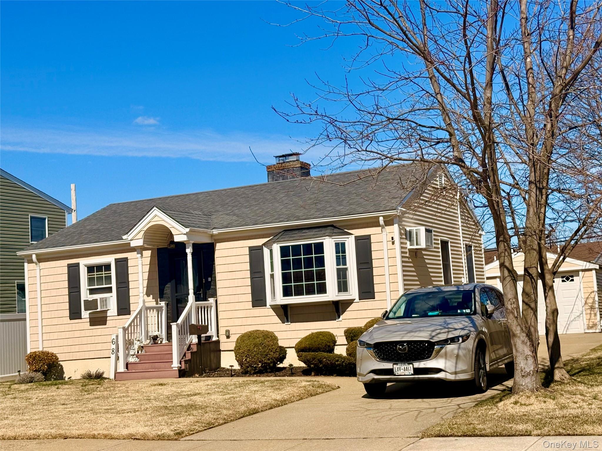 #1 photo, 68 Robert Street, 長島 Freeport , NY 11520