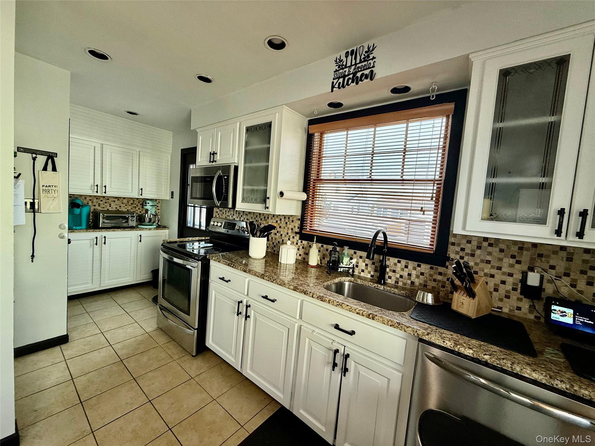 #4 photo, 68 Robert Street, Freeport , NY 11520