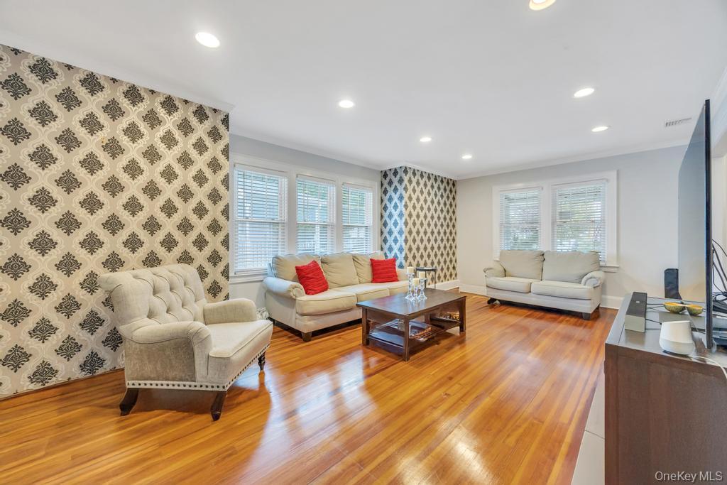 #6 photo, 14 Lenox Avenue, Lynbrook , NY 11563