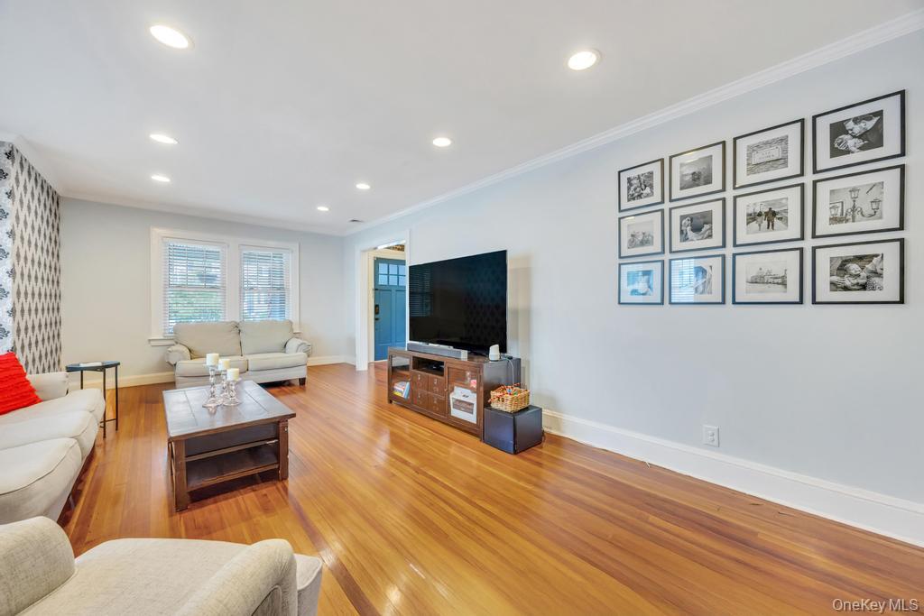 #8 photo, 14 Lenox Avenue, Lynbrook , NY 11563