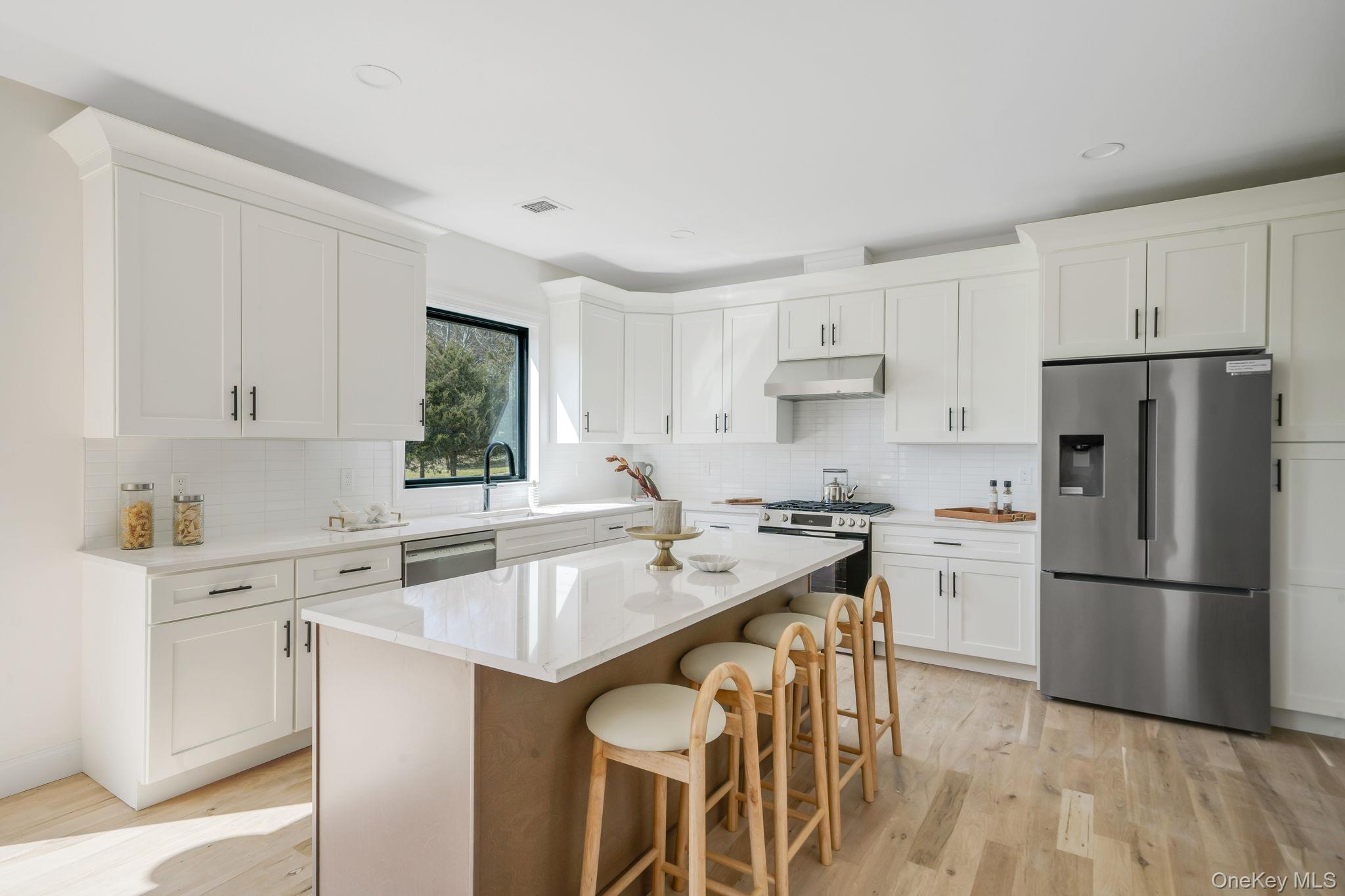 #13 photo, 85 Roanoke Court, 東長島 Riverhead , NY 11901