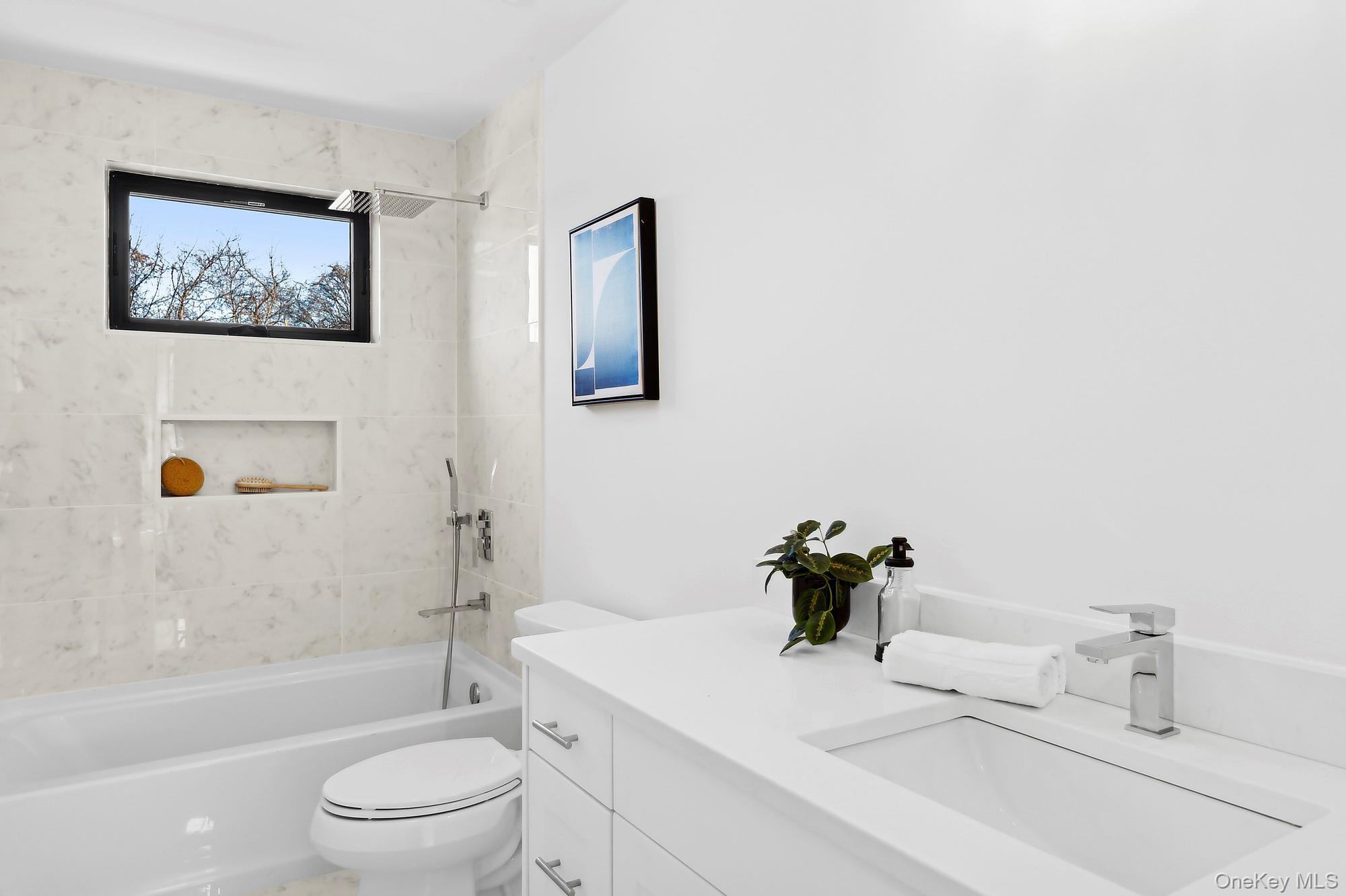 #17 photo, 85 Roanoke Court, 東長島 Riverhead , NY 11901