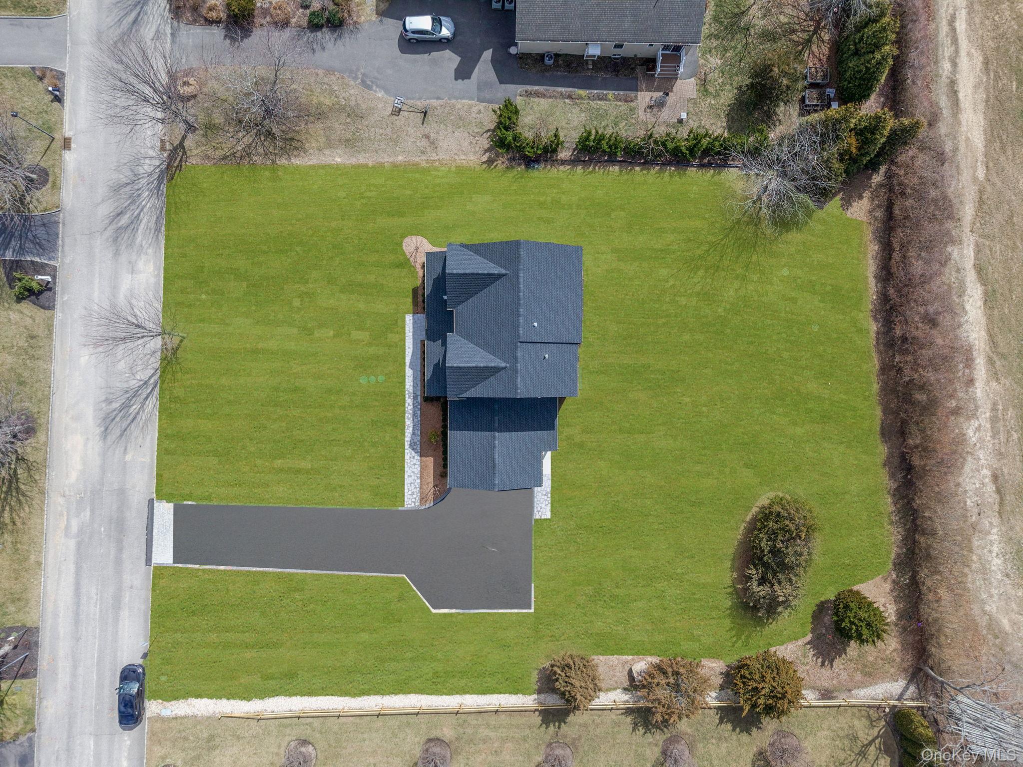 #4 photo, 85 Roanoke Court, 東長島 Riverhead , NY 11901