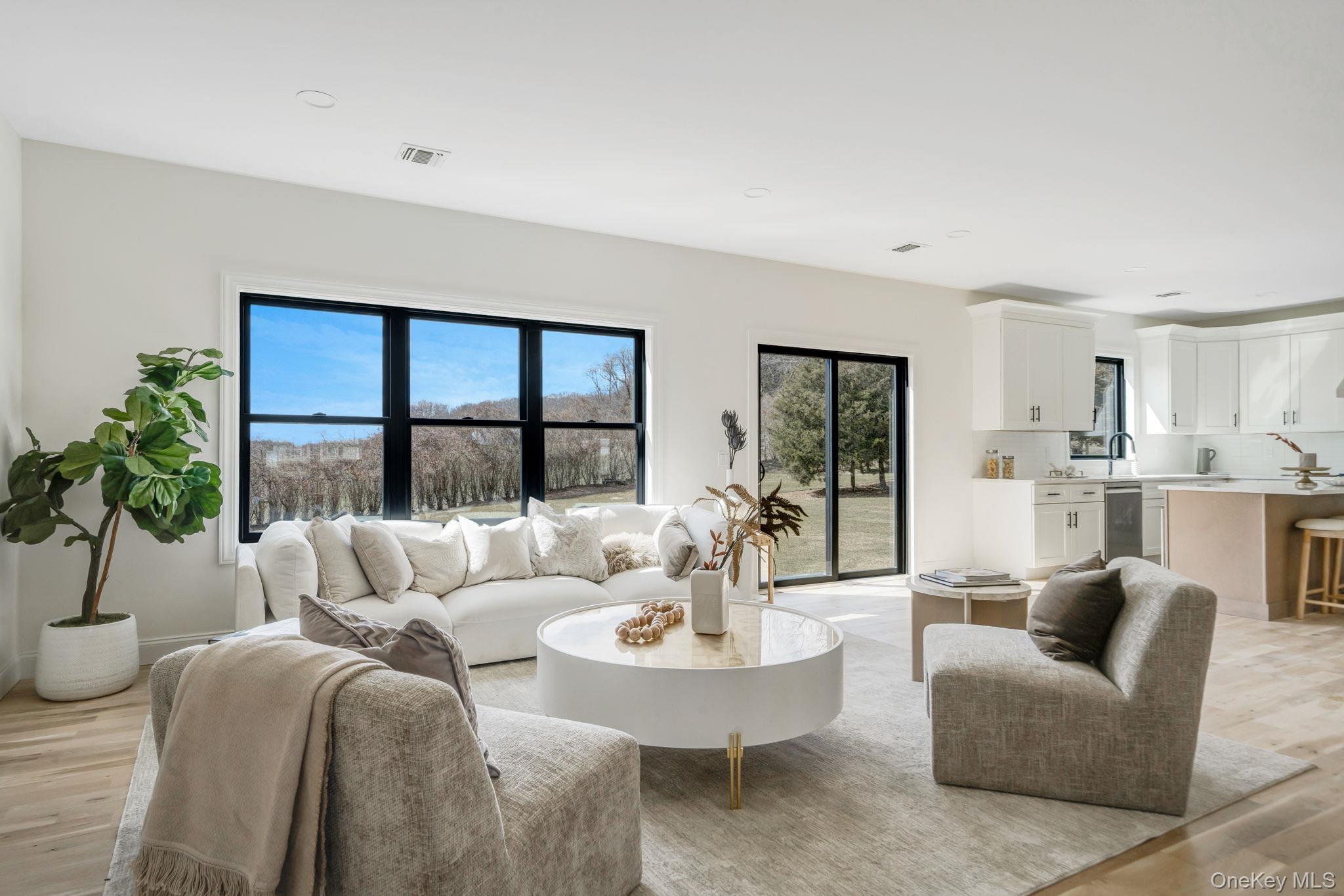 #8 photo, 85 Roanoke Court, 東長島 Riverhead , NY 11901