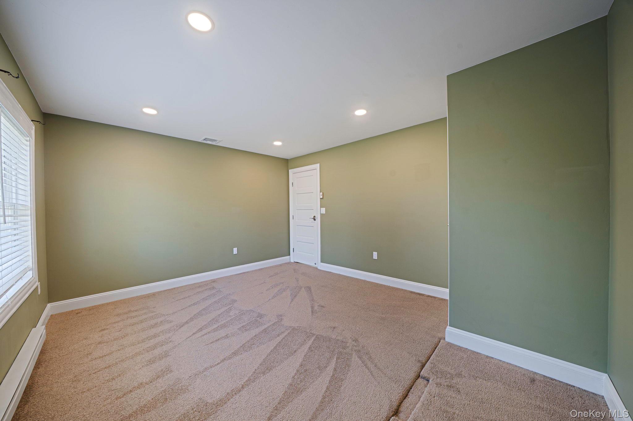 #16 photo, 72 Locust Avenue, 东长岛 Oakdale , NY 11769