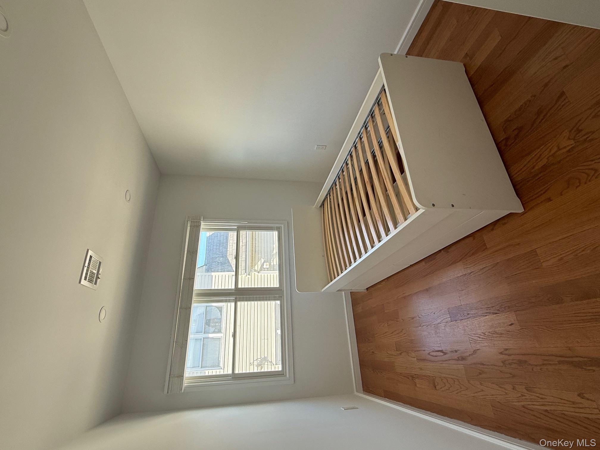 #10 photo, 215-15 17th Avenue, Куинс ‖ Bayside , NY 11360