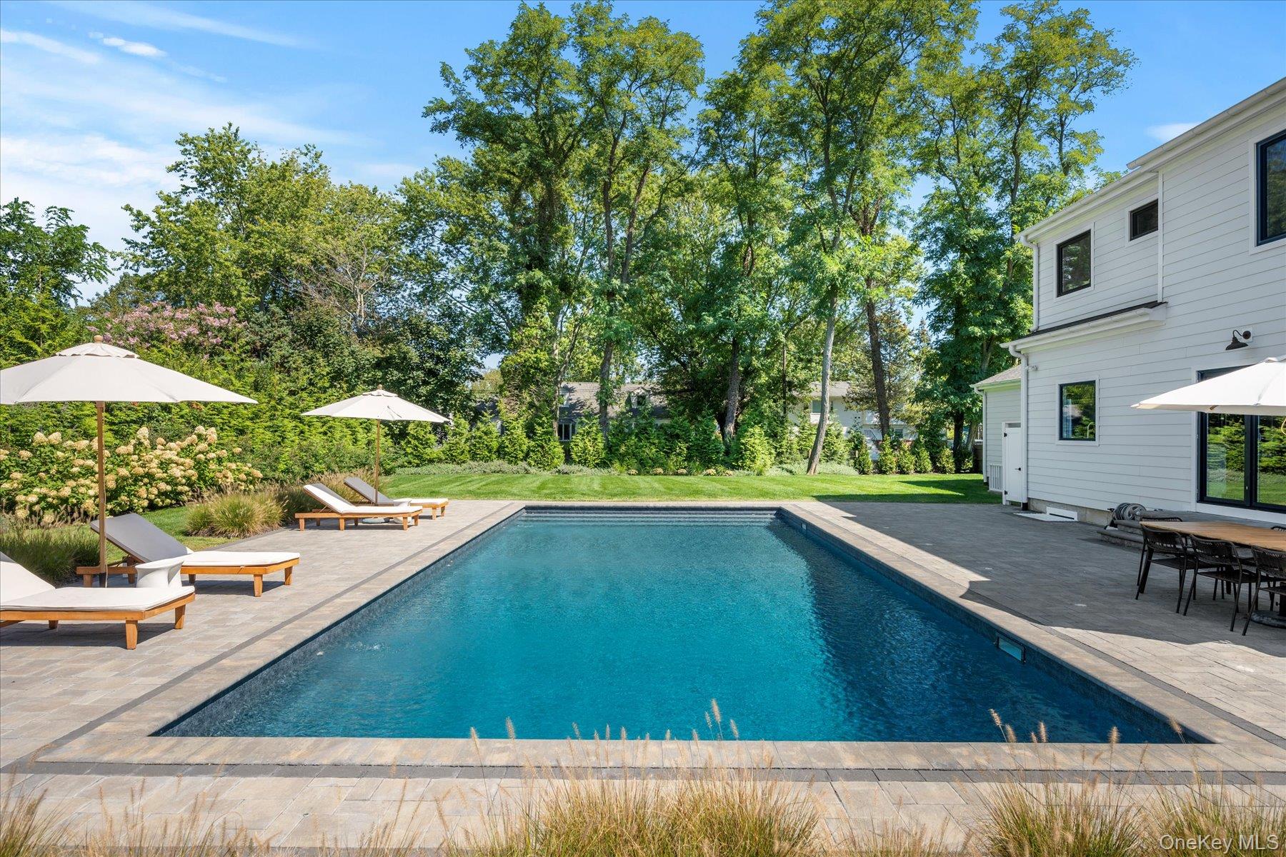 #1 photo, 660 Sutton Place, سوفولك Greenport , NY 11944