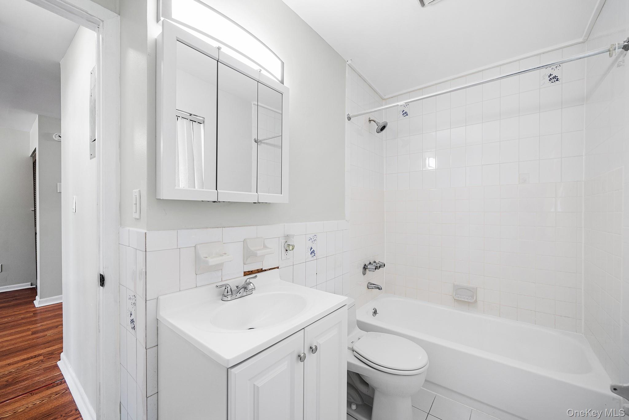 #19 photo, 9711 N Conduit Avenue, Ozone Park , NY 11417