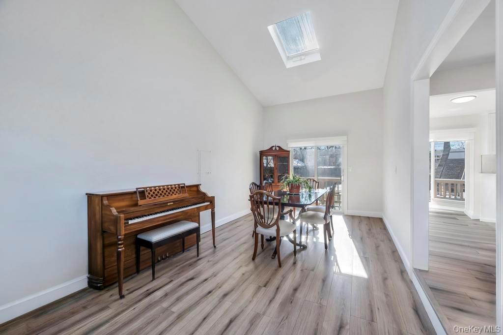 #13 photo, 10 Continental Drive, Саффолк ‖ Port Jefferson Station , NY 11776