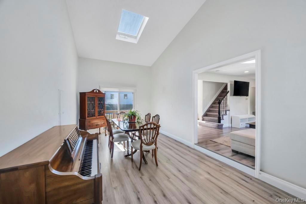 #14 photo, 10 Continental Drive, Саффолк ‖ Port Jefferson Station , NY 11776