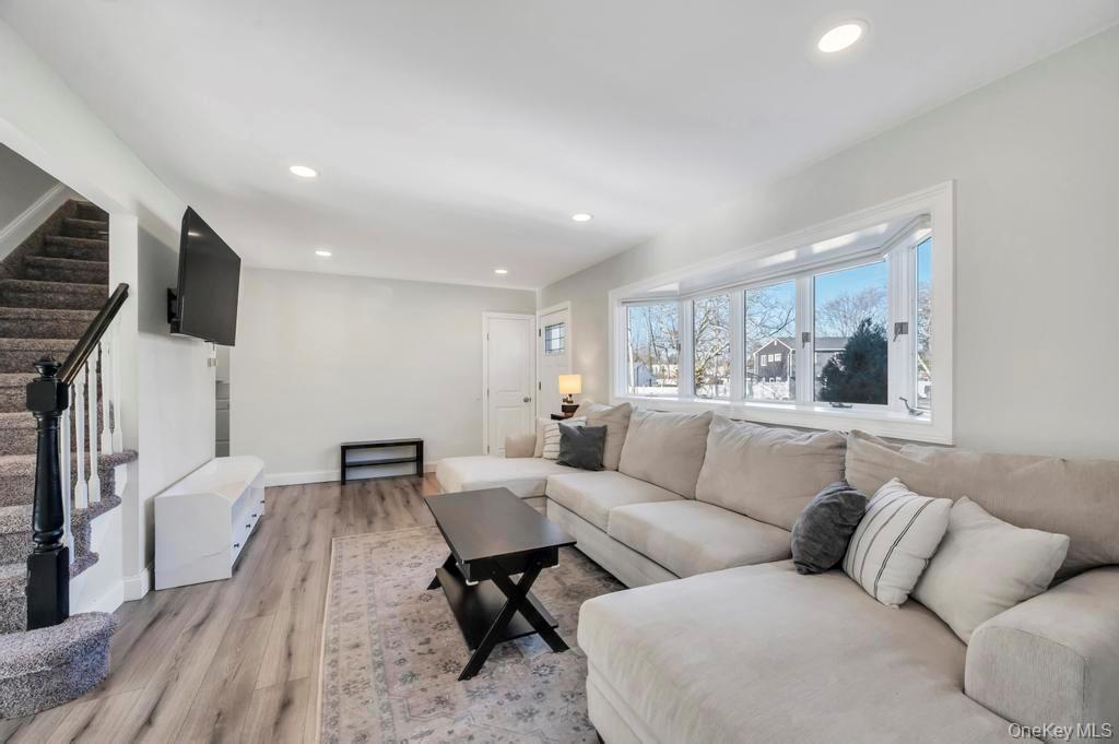 #6 photo, 10 Continental Drive, Саффолк ‖ Port Jefferson Station , NY 11776