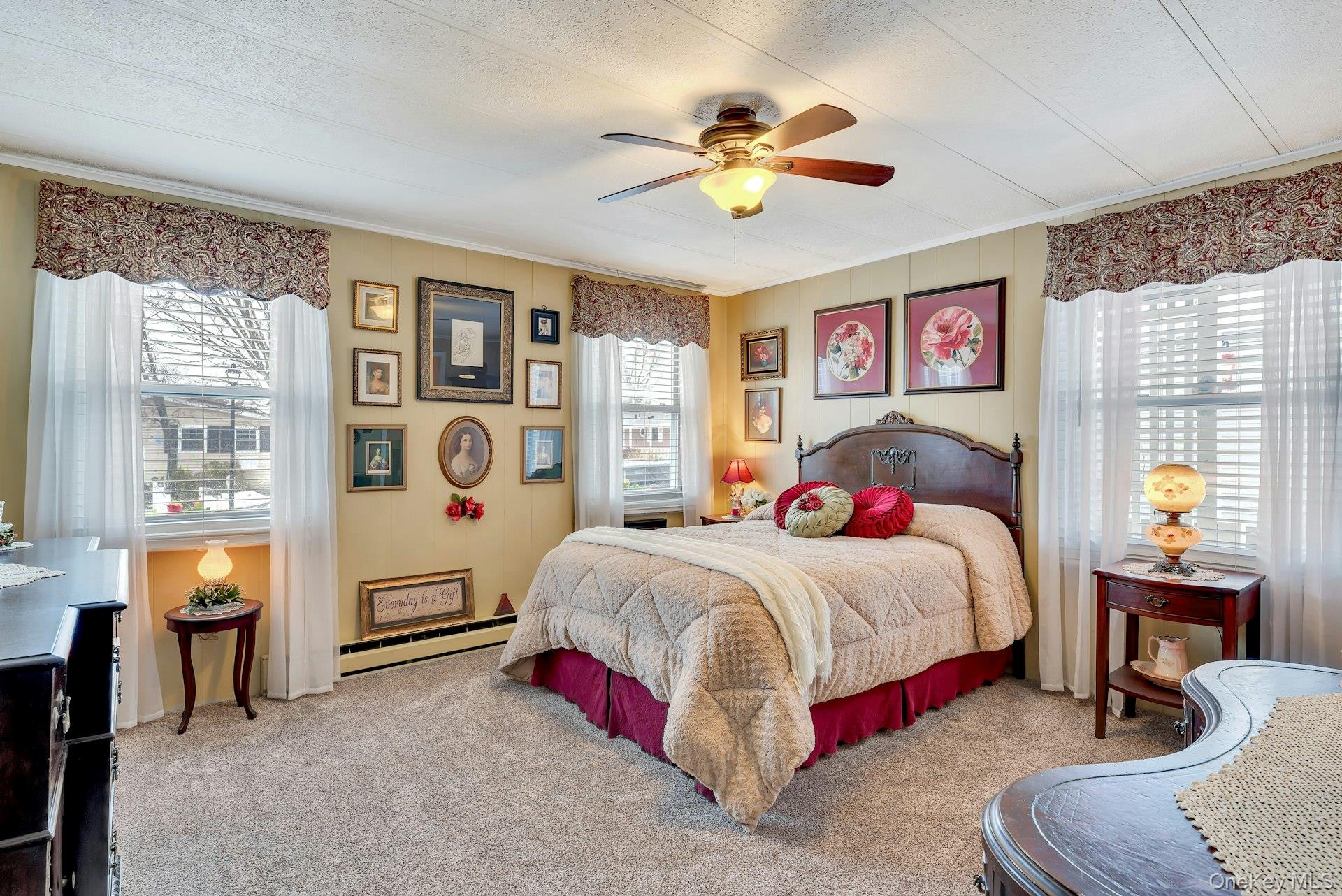 #11 photo, 43 Village Circle, سوفولك Manorville , NY 11949