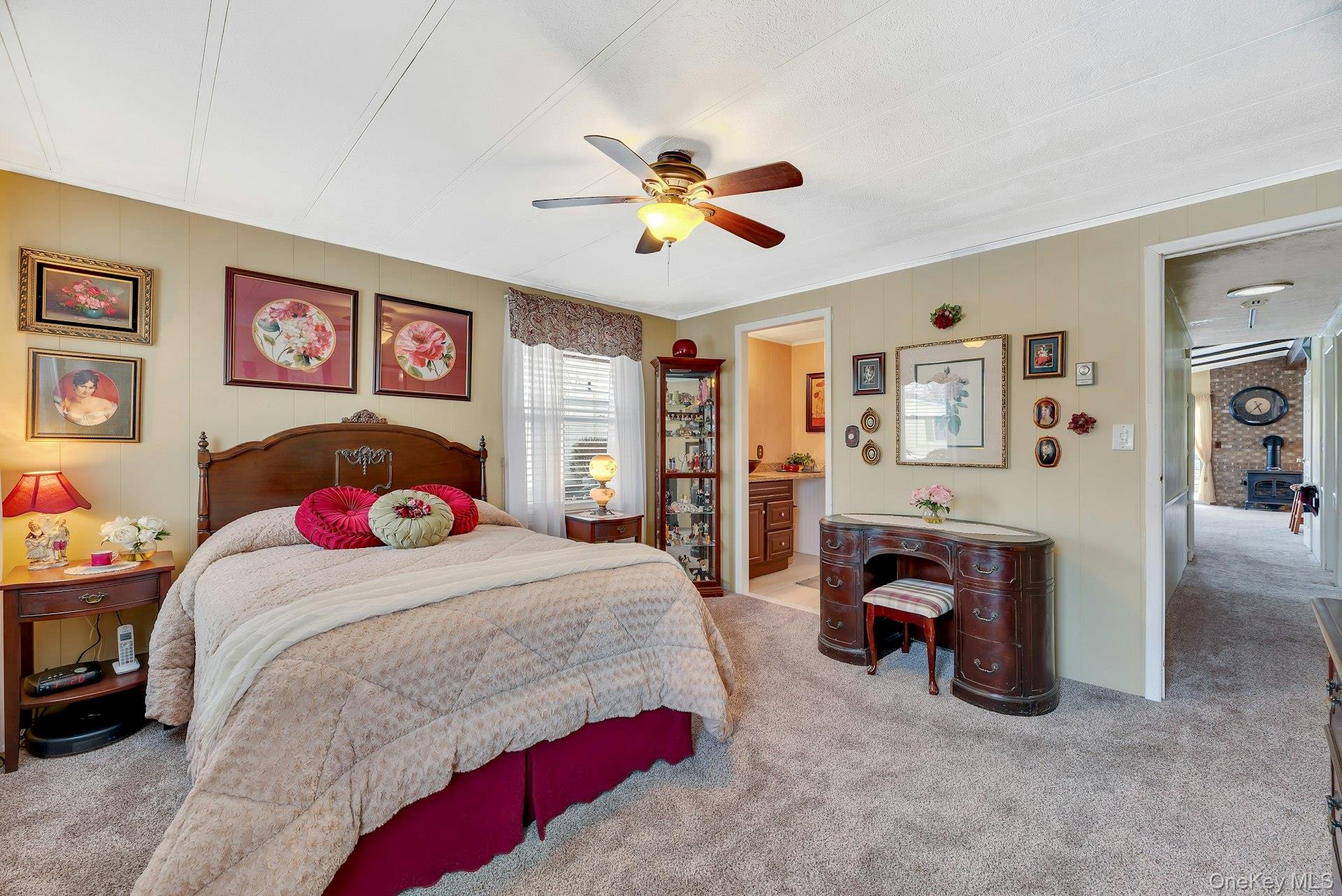 #12 photo, 43 Village Circle, سوفولك Manorville , NY 11949