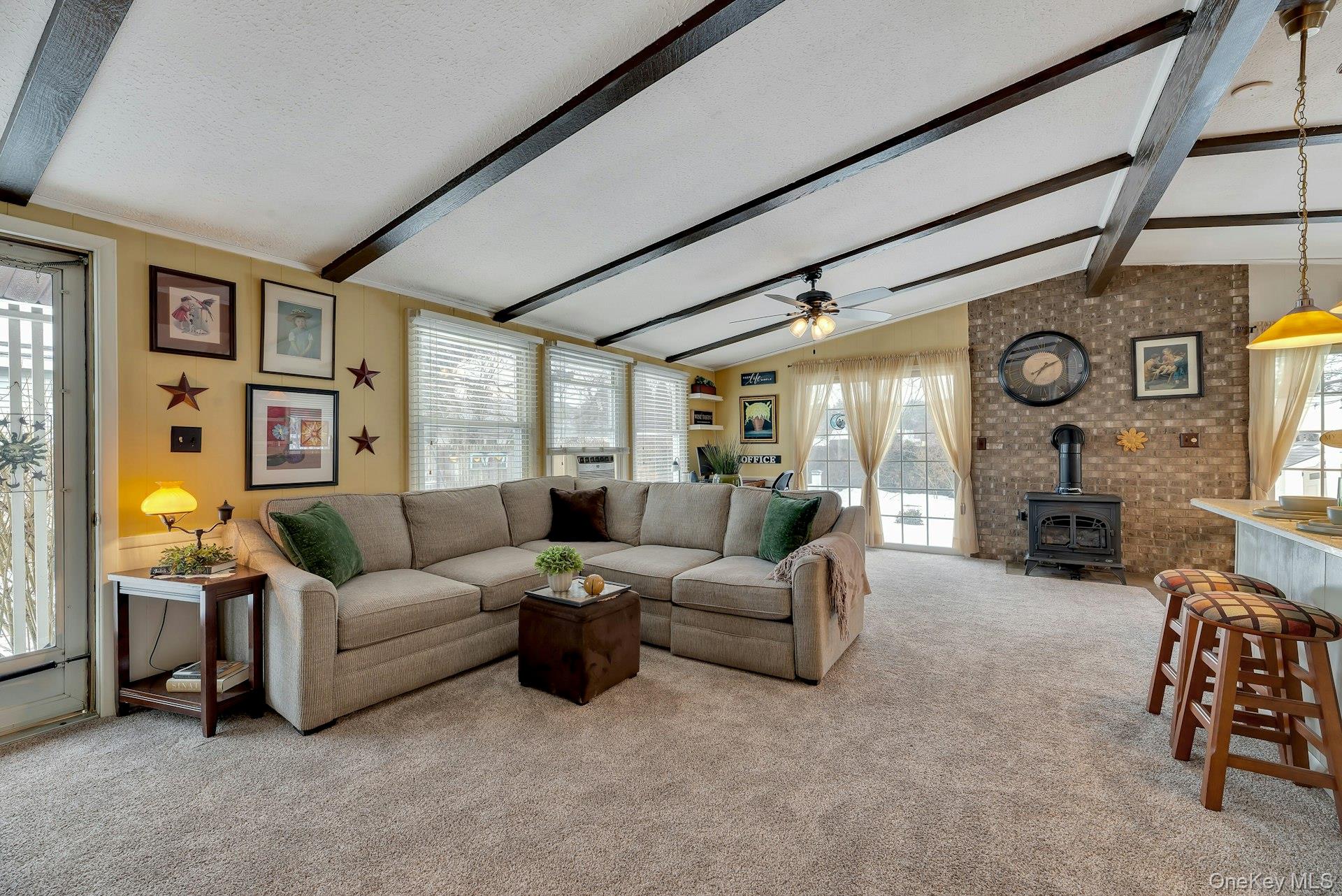 #3 photo, 43 Village Circle, سوفولك Manorville , NY 11949