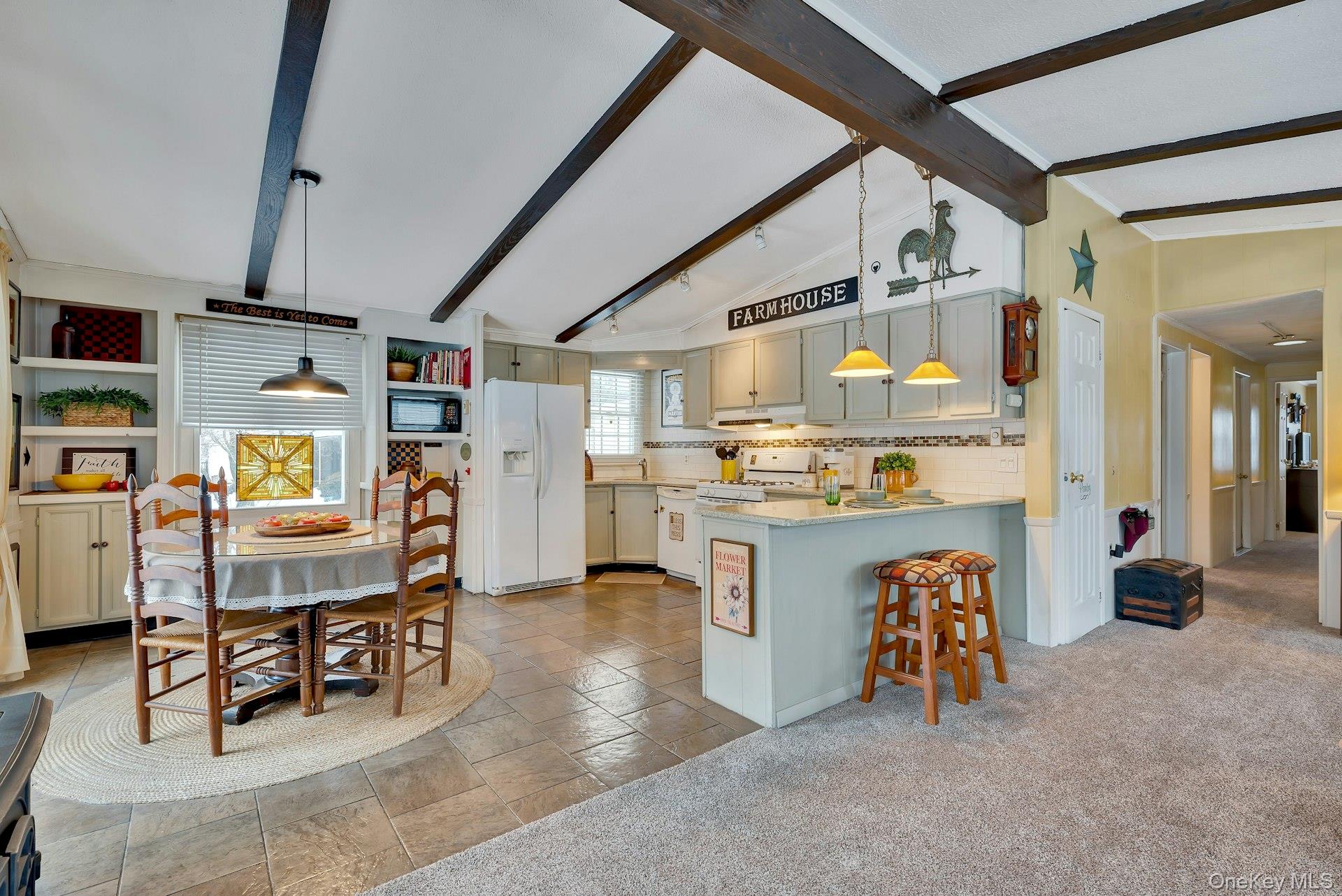 #7 photo, 43 Village Circle, سوفولك Manorville , NY 11949