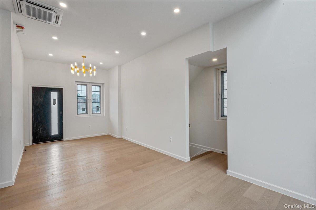 #8 photo, 150-25 Hawtree Street, 皇后區 Ozone Park , NY 11417