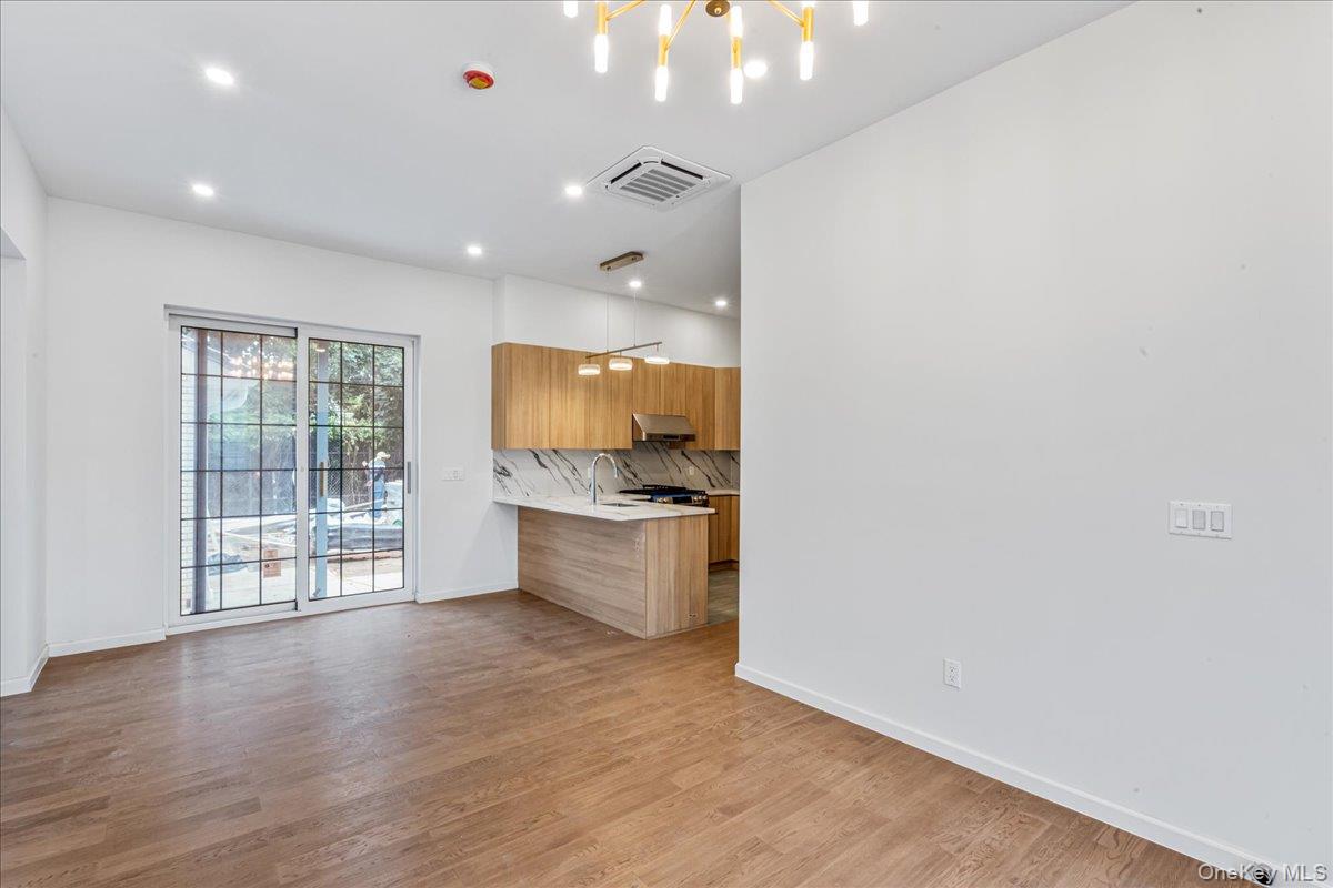 #4 photo, 150-33 Hawtree Street, 皇后區 Ozone Park , NY 11417