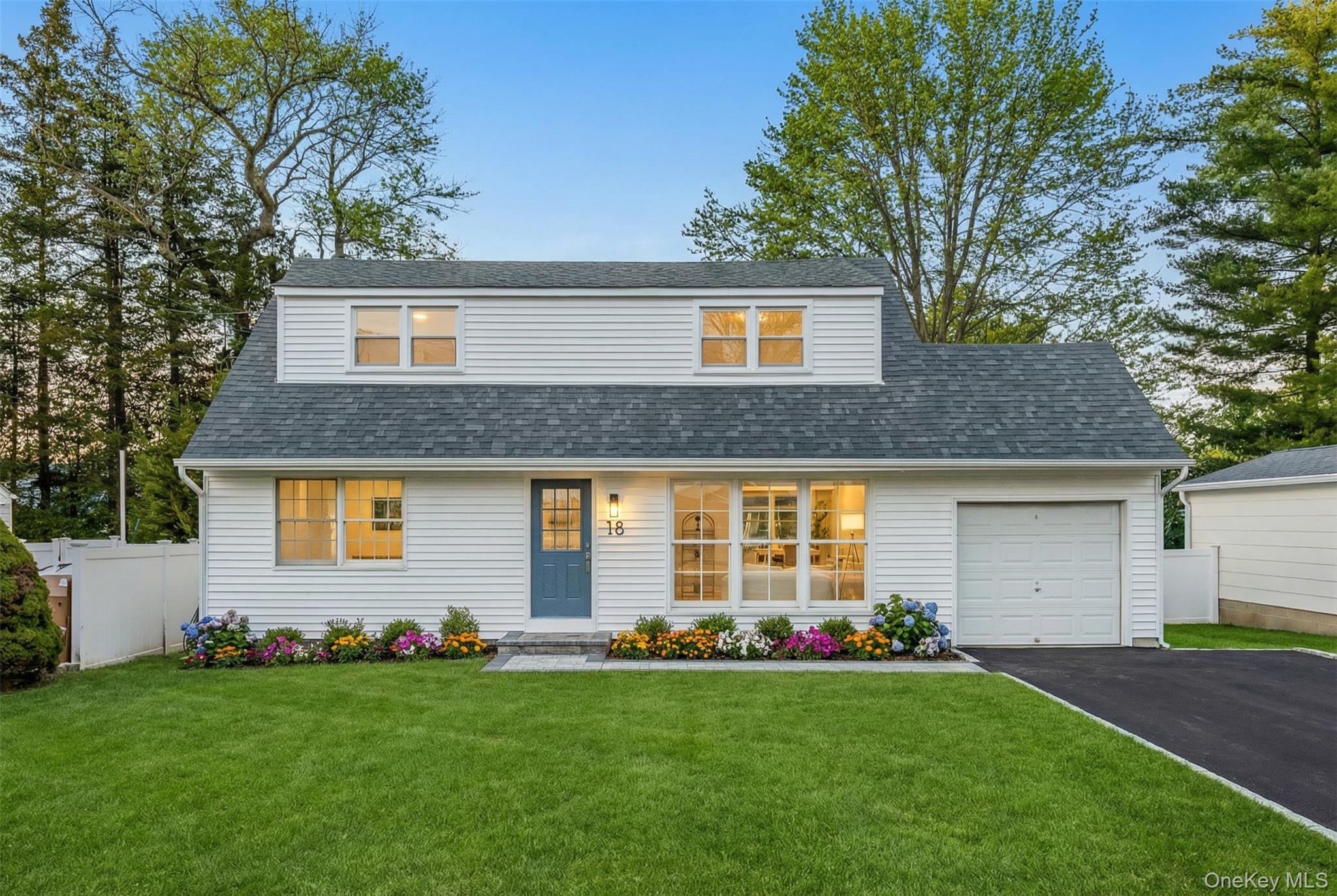 #1 photo, 18 Clark Street, 東長島 Huntington , NY 11743