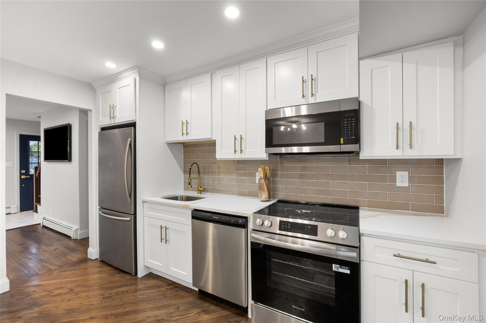 #12 photo, 18 Clark Street, 東長島 Huntington , NY 11743