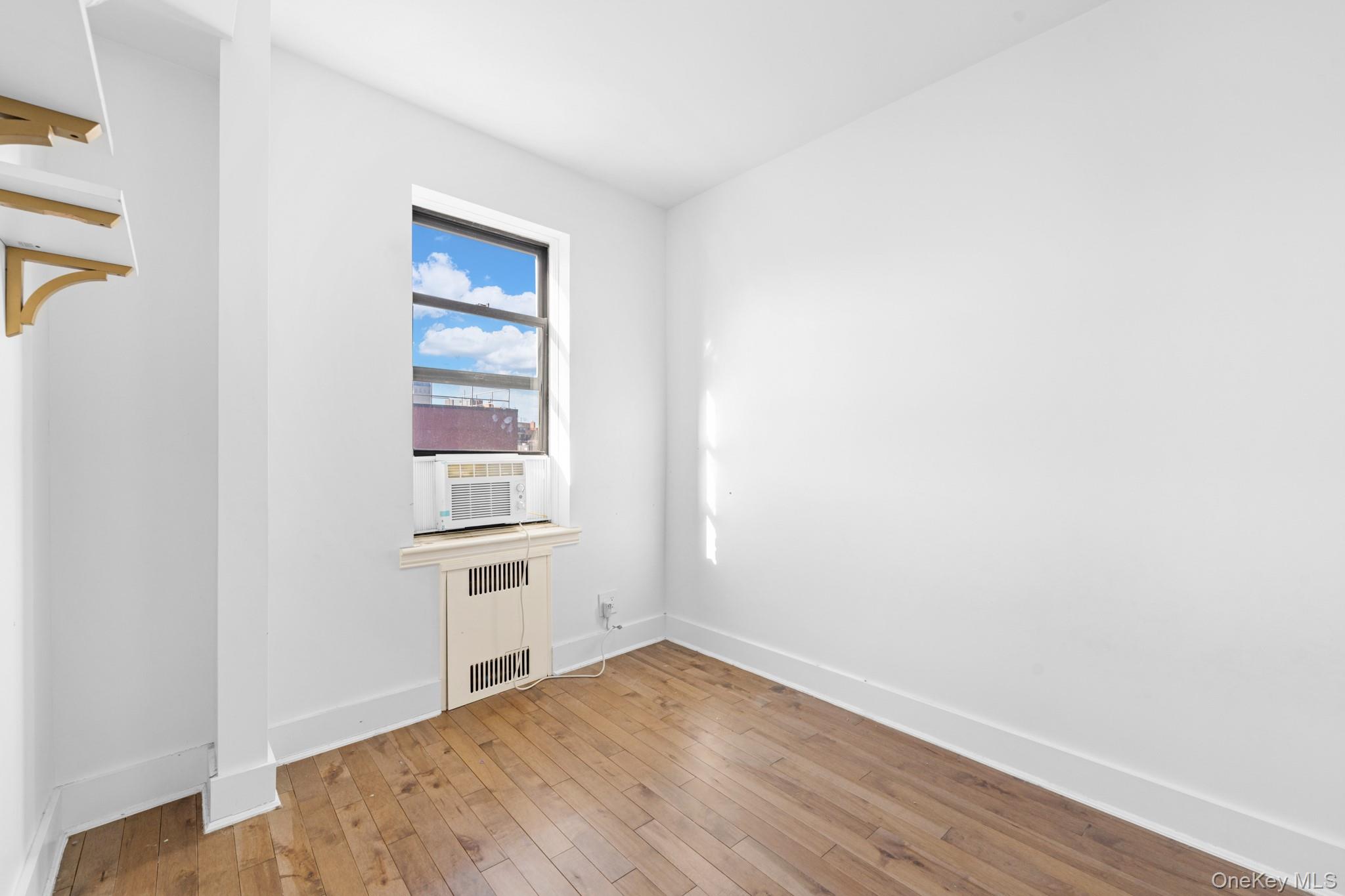 #8 photo, 4005 Ithaca, Jackson Heights , NY 11373