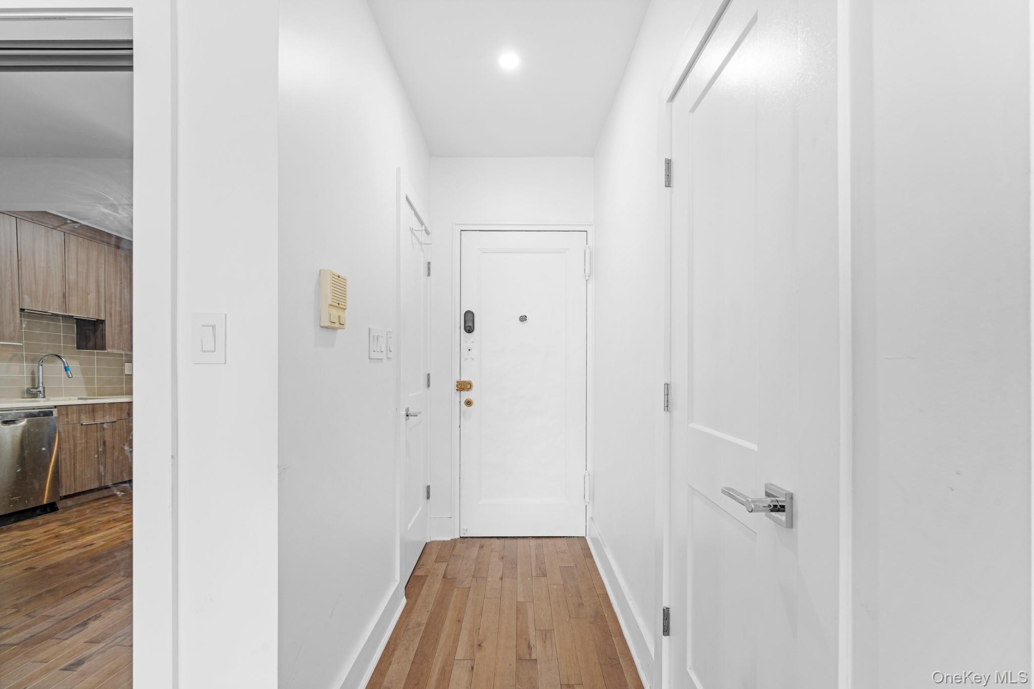 #9 photo, 4005 Ithaca, Jackson Heights , NY 11373