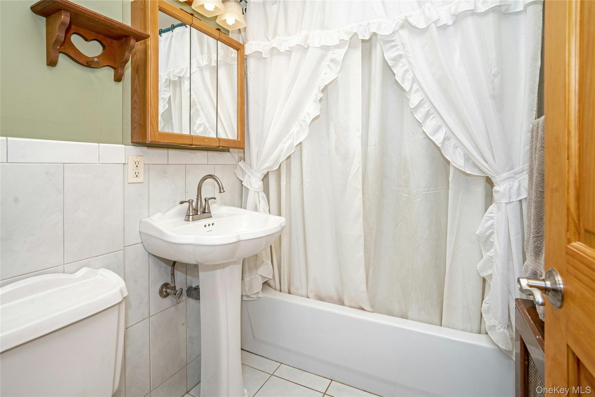 #13 photo, 119 E 13th Street, 东长岛 Huntington Station , NY 11746