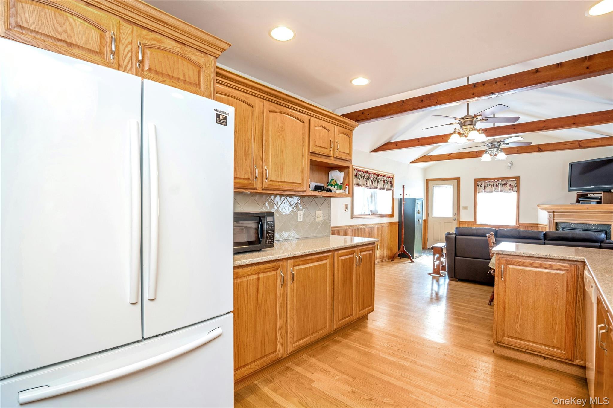 #7 photo, 119 E 13th Street, 东长岛 Huntington Station , NY 11746