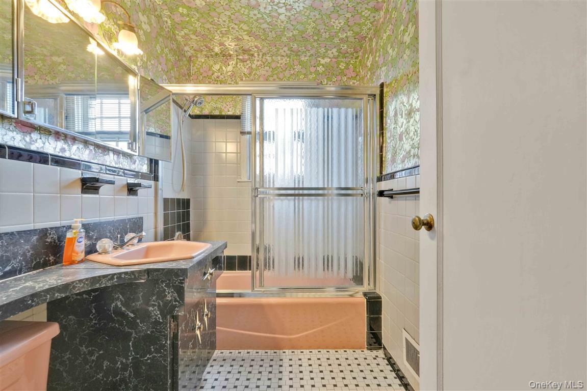 #20 photo, 84-92 Austin Street, Kew Gardens , NY 11415