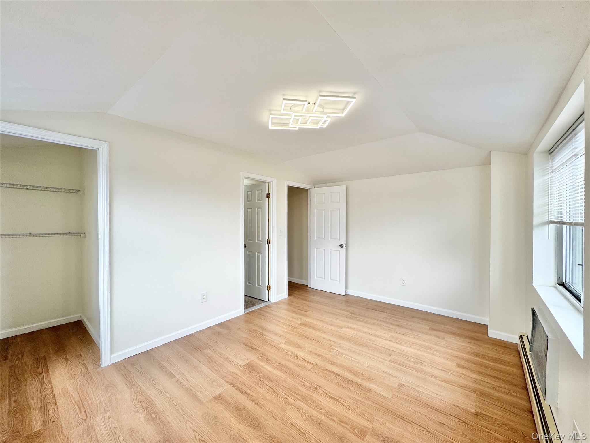 #9 photo, 57-39 Mazeau Street, Куинс ‖ Maspeth , NY 11378