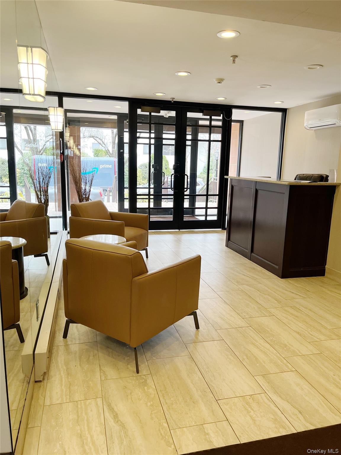 #5 photo, 10 Canterbury Road, Great Neck , NY 11021