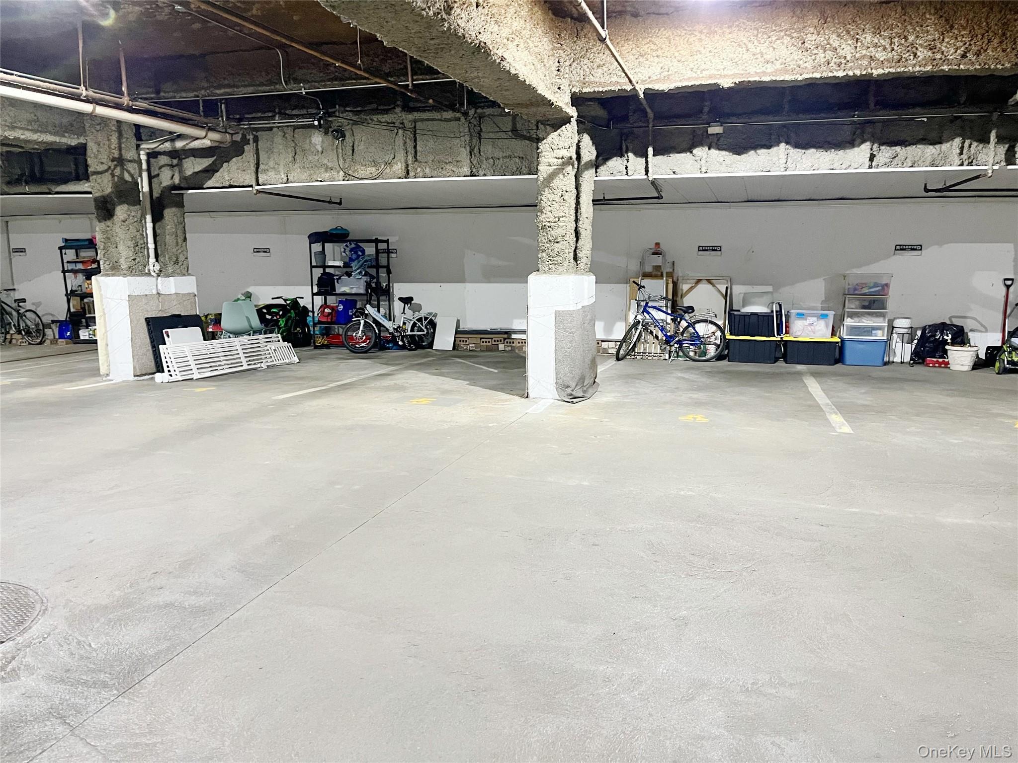 #7 photo, 10 Canterbury Road, Great Neck , NY 11021